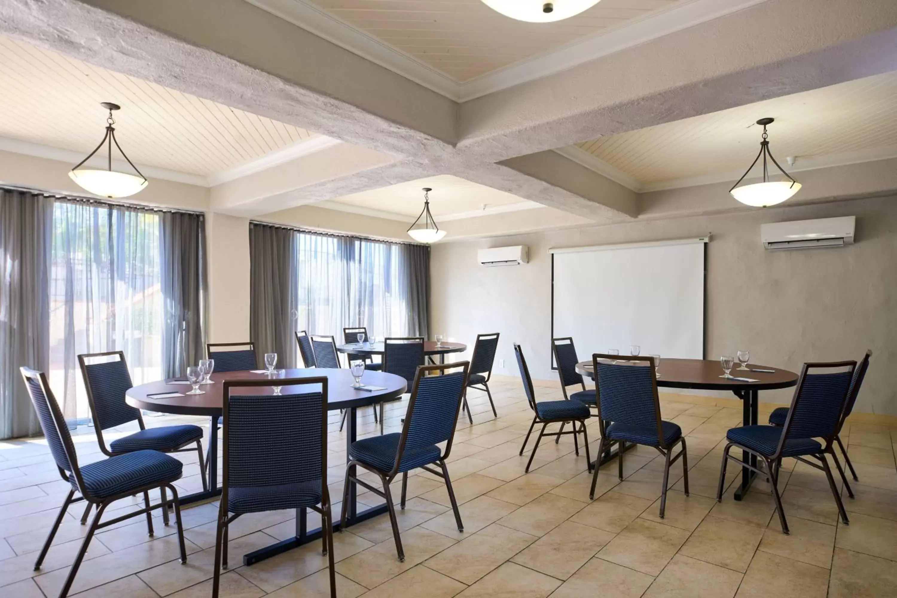 Meeting/conference room, Restaurant/Places to Eat in Fairfield Inn & Suites San Diego Old Town