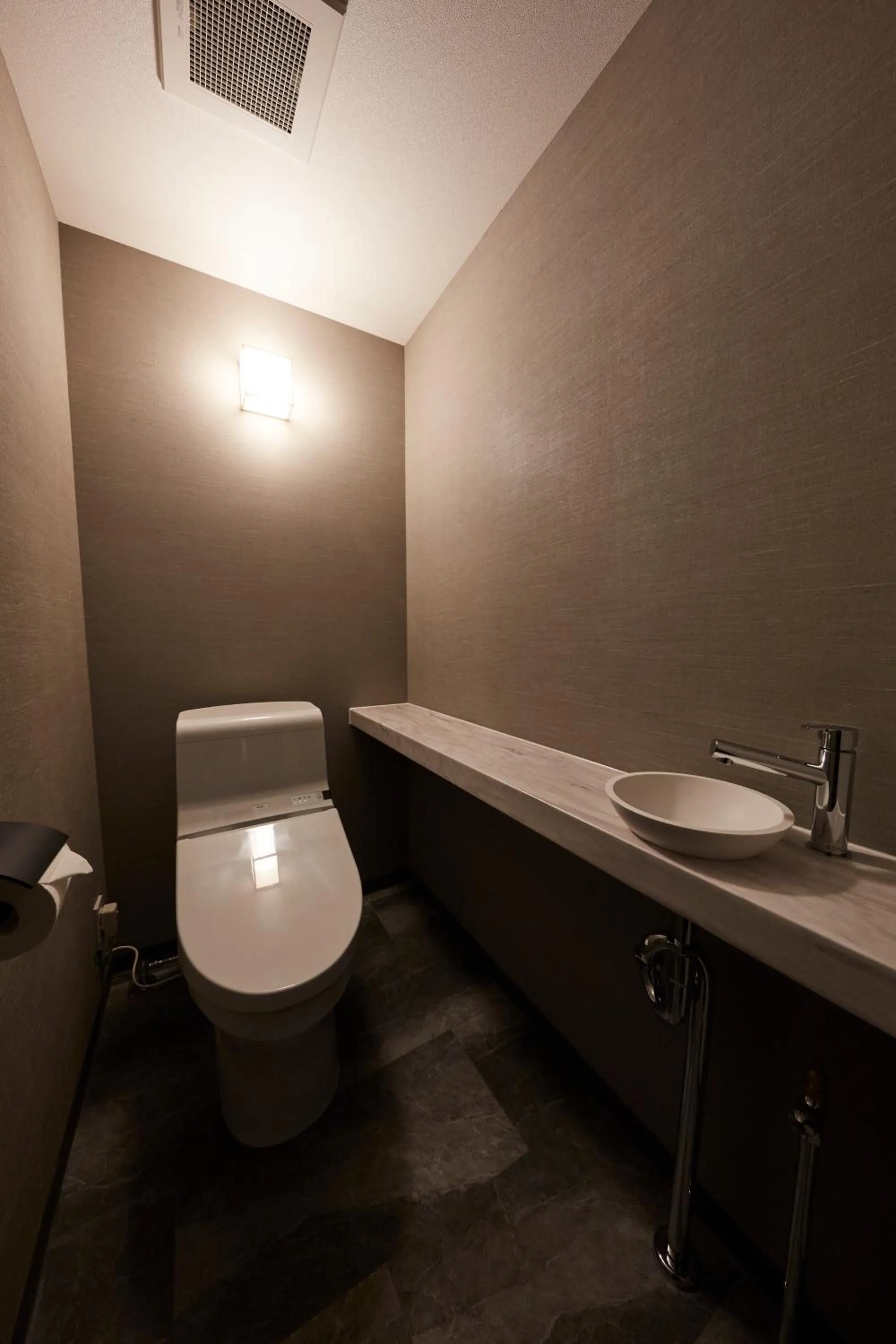 Toilet in Rinn Kamiebisu