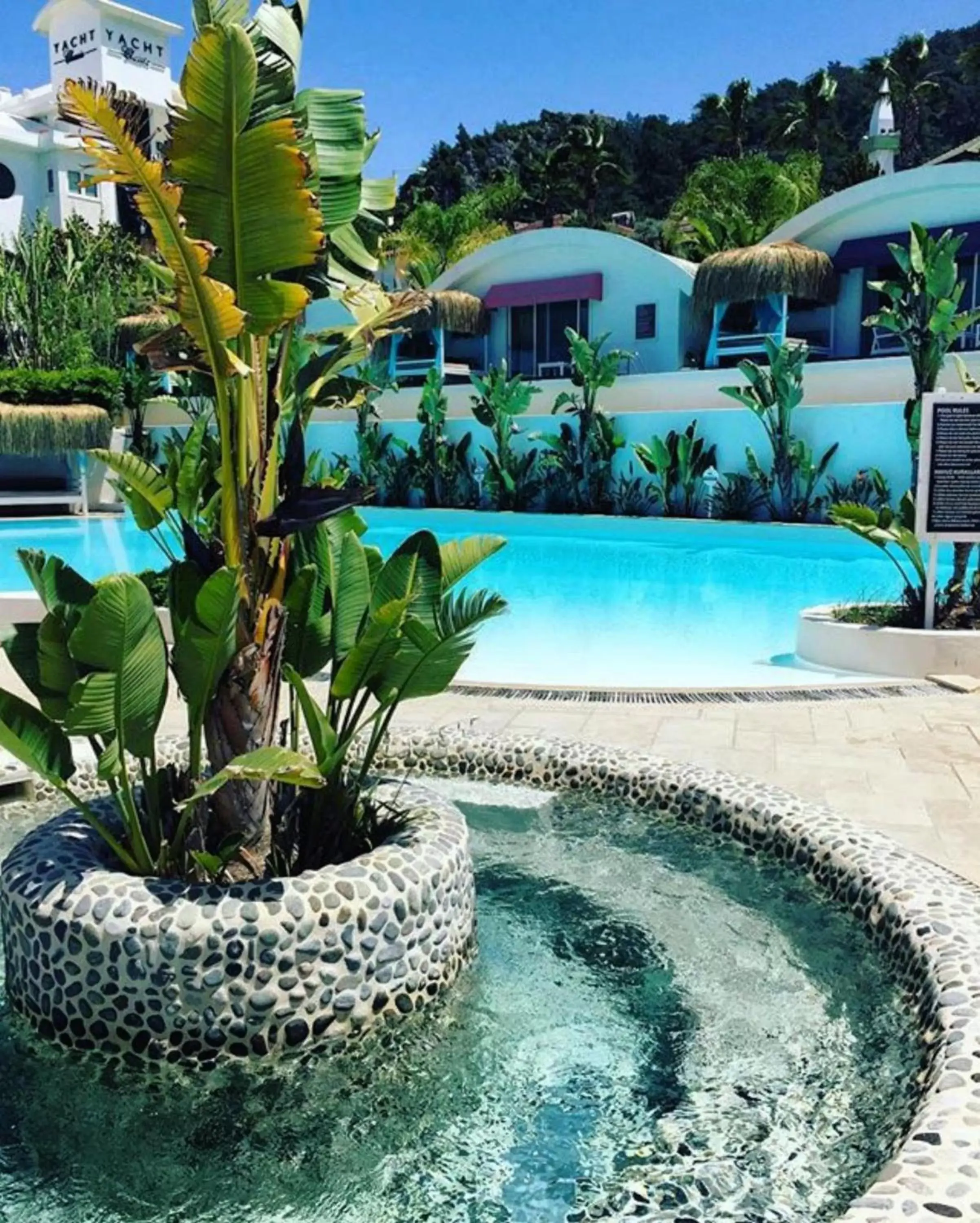 Decorative detail, Swimming Pool in Yacht Classic Hotel - Boutique Class