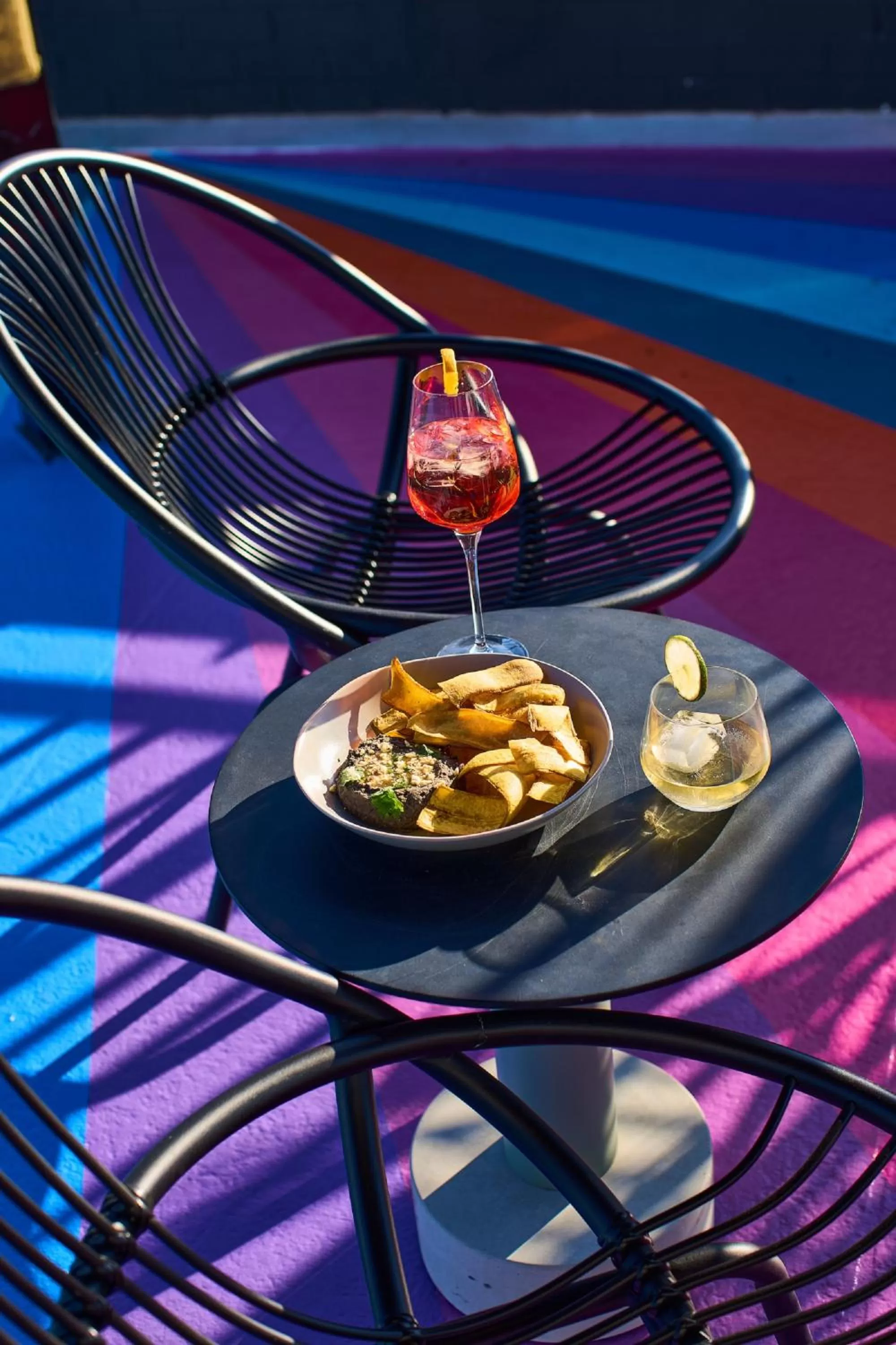 Food and drinks in The Ven at Embassy Row, Washington, D.C., a Tribute Portfolio Hotel