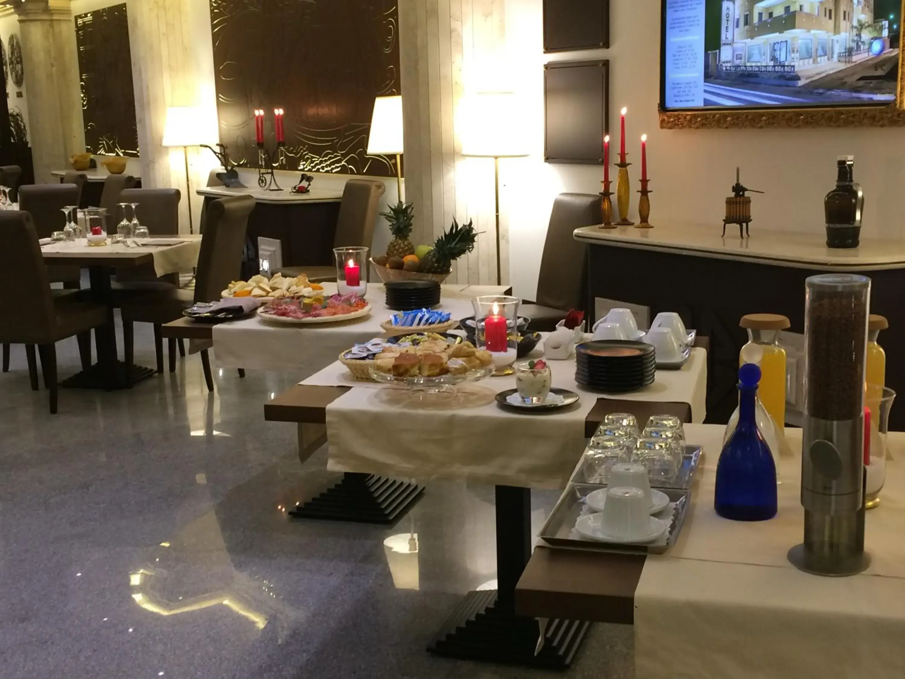 Breakfast, Restaurant/Places to Eat in BHB Hotel