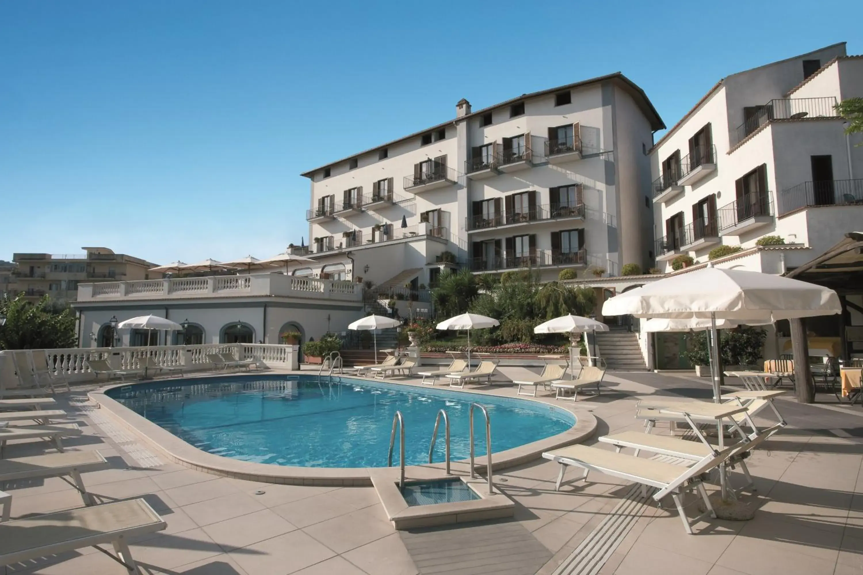 Swimming Pool in Hotel Jaccarino