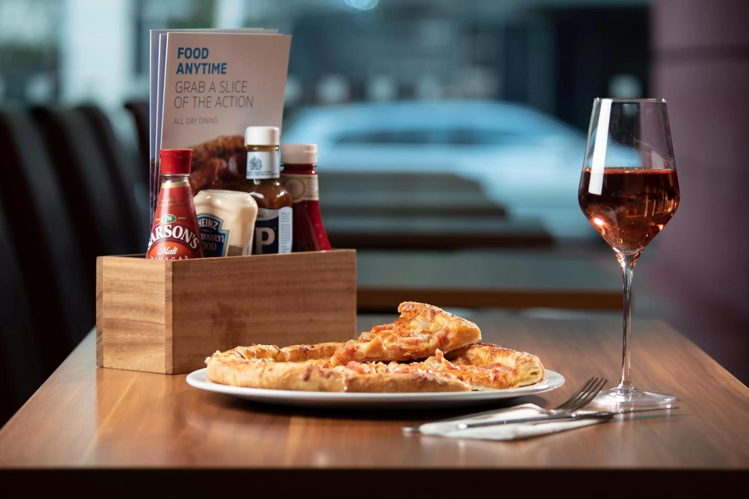 Restaurant/places to eat in Holiday Inn Express Leeds City Centre by IHG