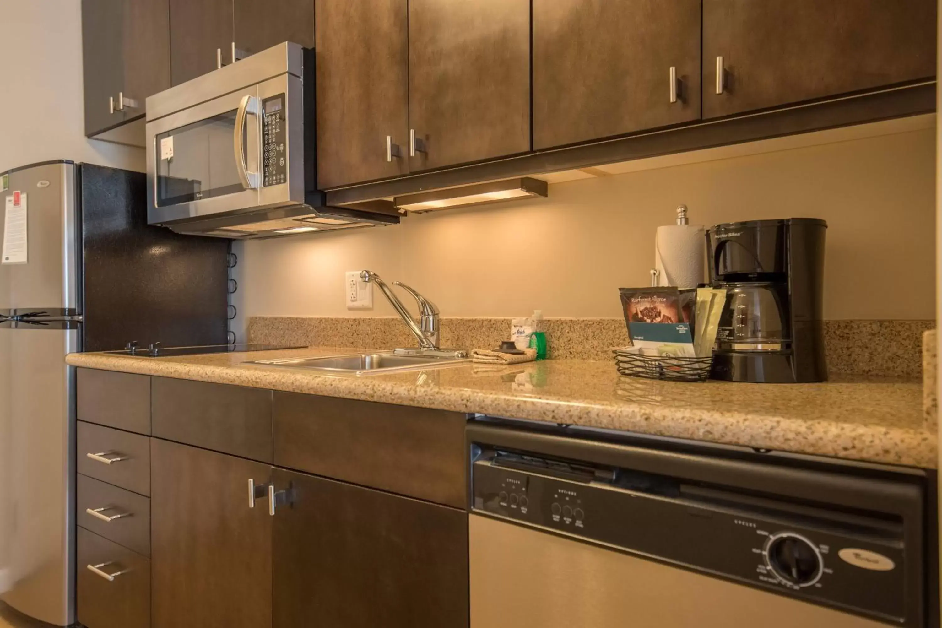 Kitchen or kitchenette, Kitchen/Kitchenette in TownePlace Suites by Marriott Provo Orem