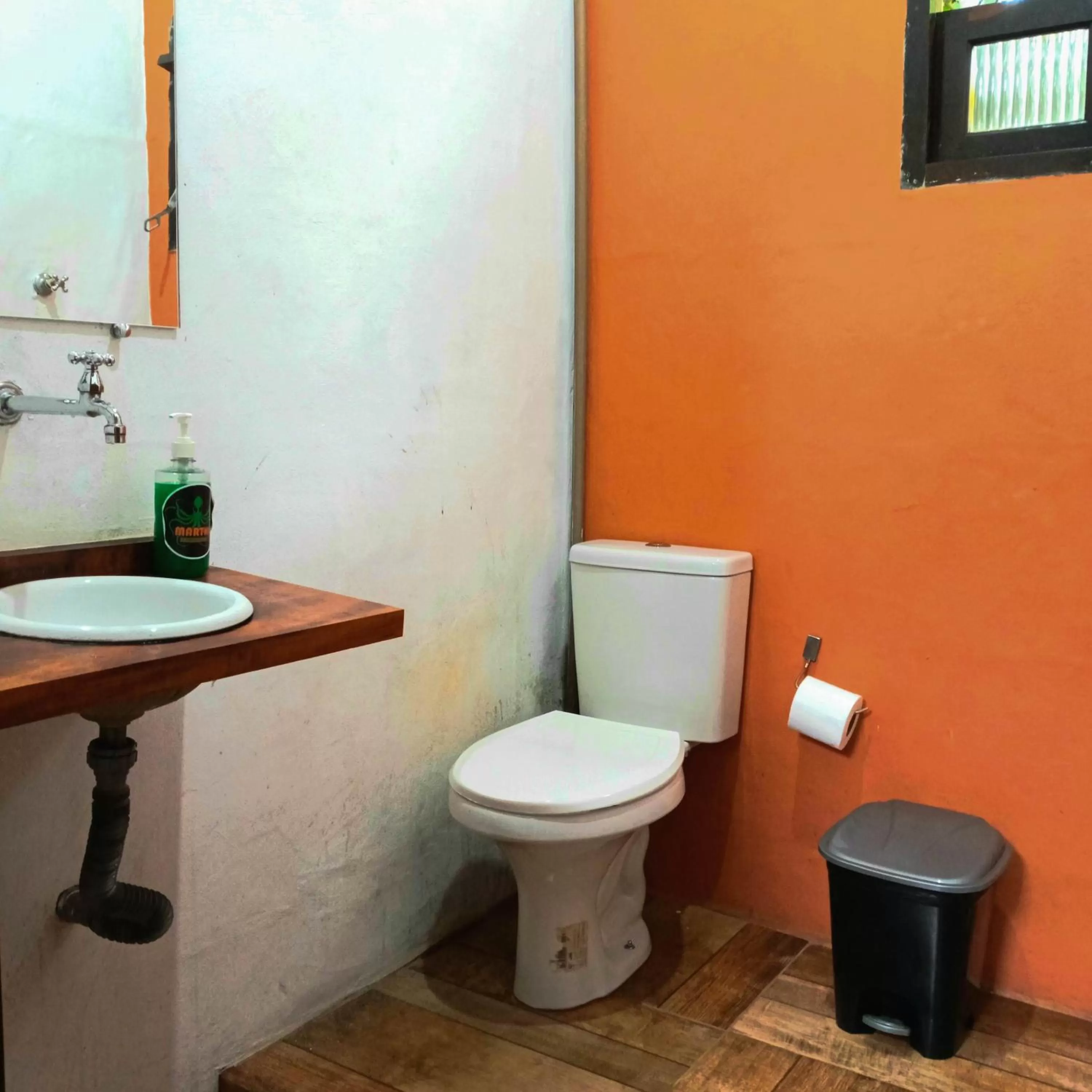 Toilet in Pousada e Hostel Marthi