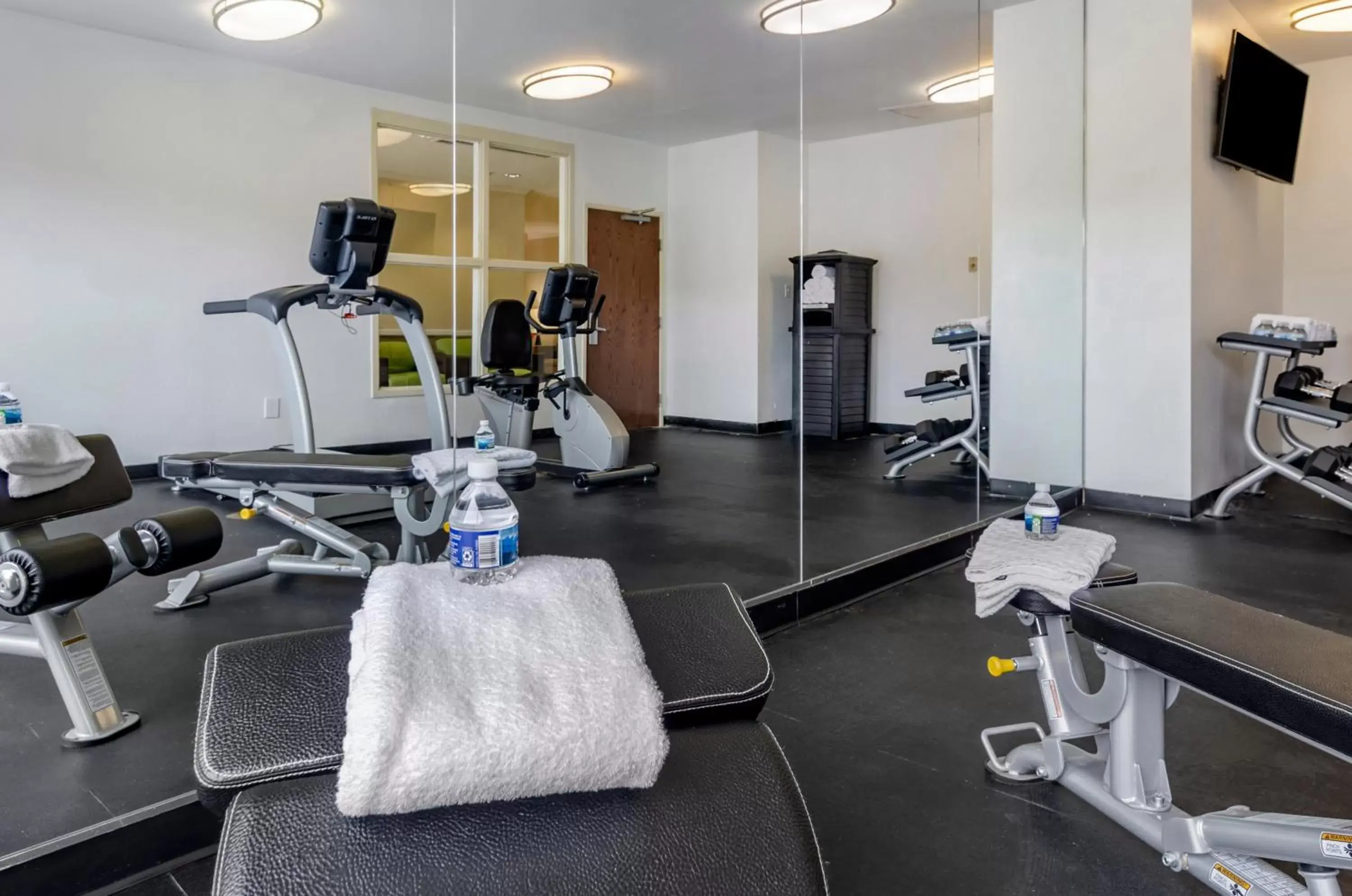 Fitness centre/facilities, Fitness Center/Facilities in Best Western Charleston