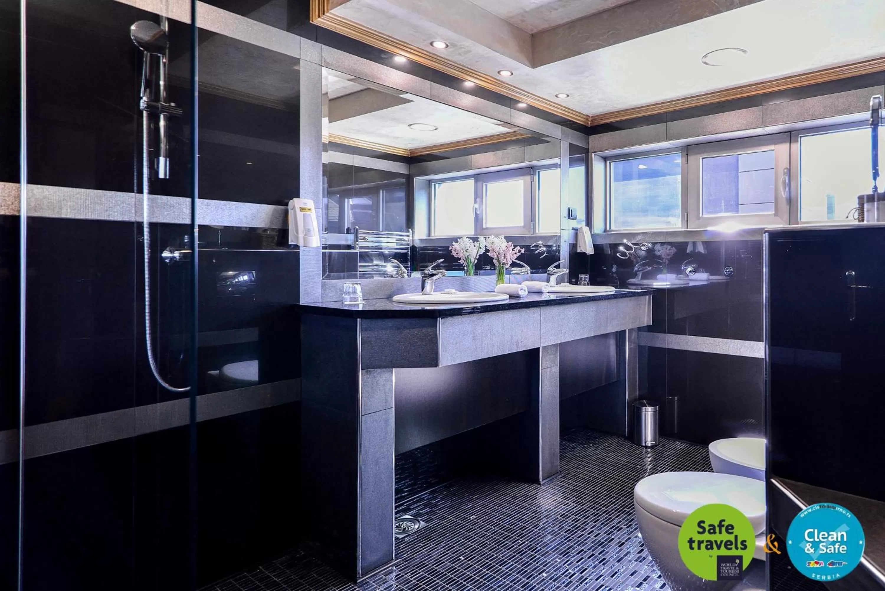 Bathroom in Prezident Hotel