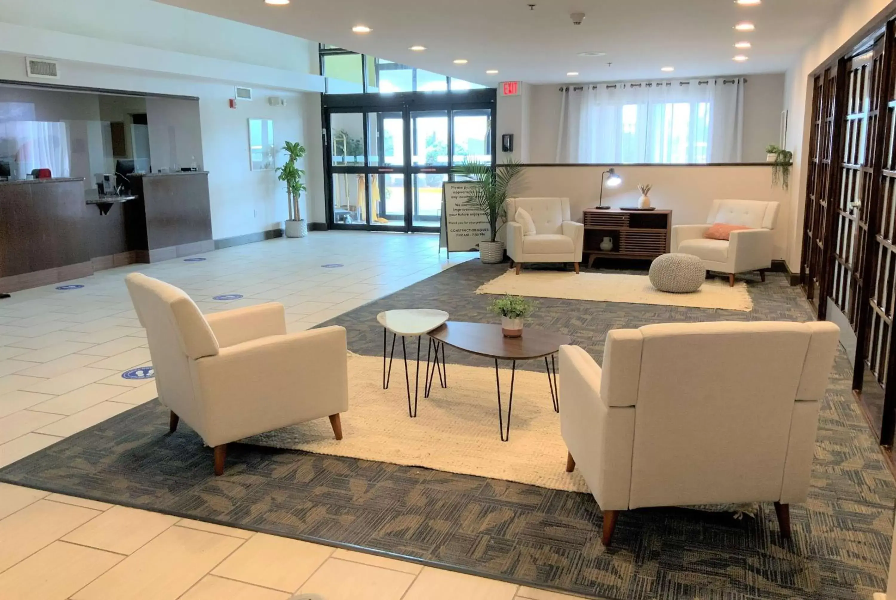 Lobby or reception in Wingate by Wyndham Jackson Ridgeland Lobby or reception in Wingate by Wyndham Jackson Ridgeland
