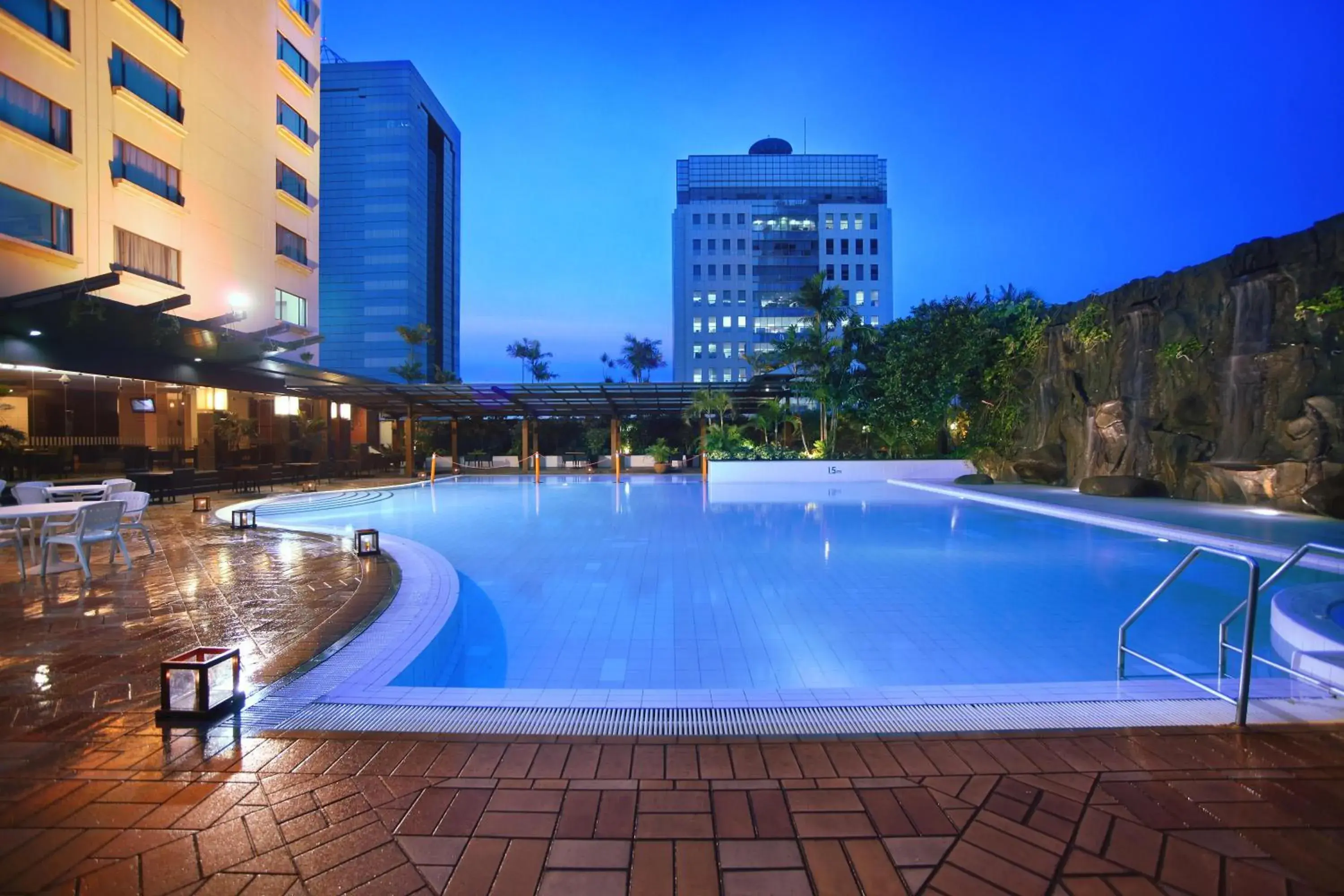 On site, Swimming Pool in Menara Peninsula Hotel
