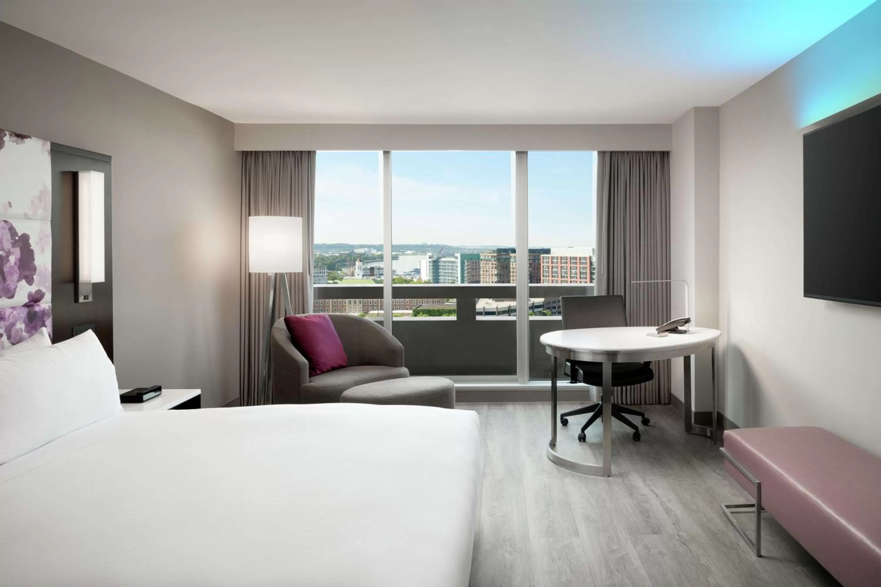 Bedroom, Bed in Hilton Washington DC National Mall The Wharf