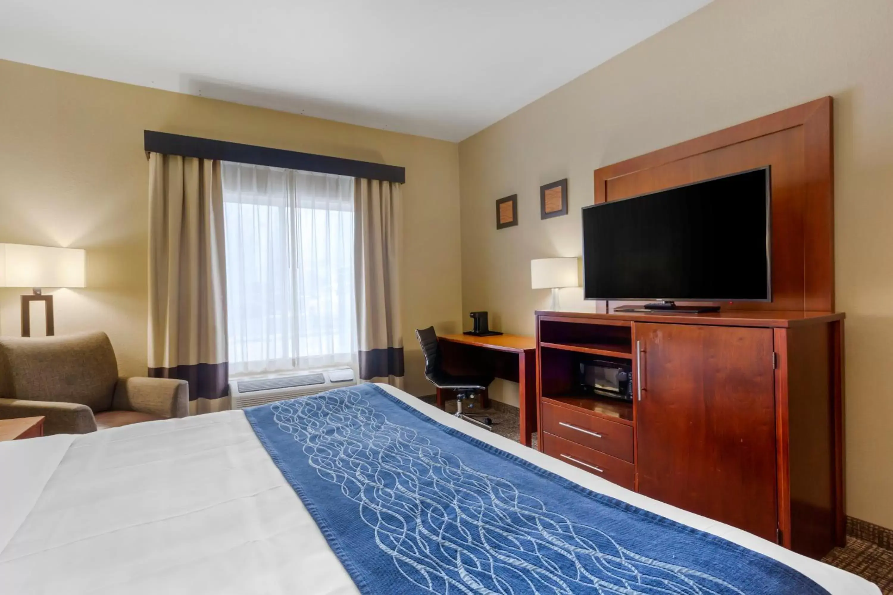 Photo of the whole room, TV/Entertainment Center in Comfort Inn & Suites Salt Lake City/Woods Cross