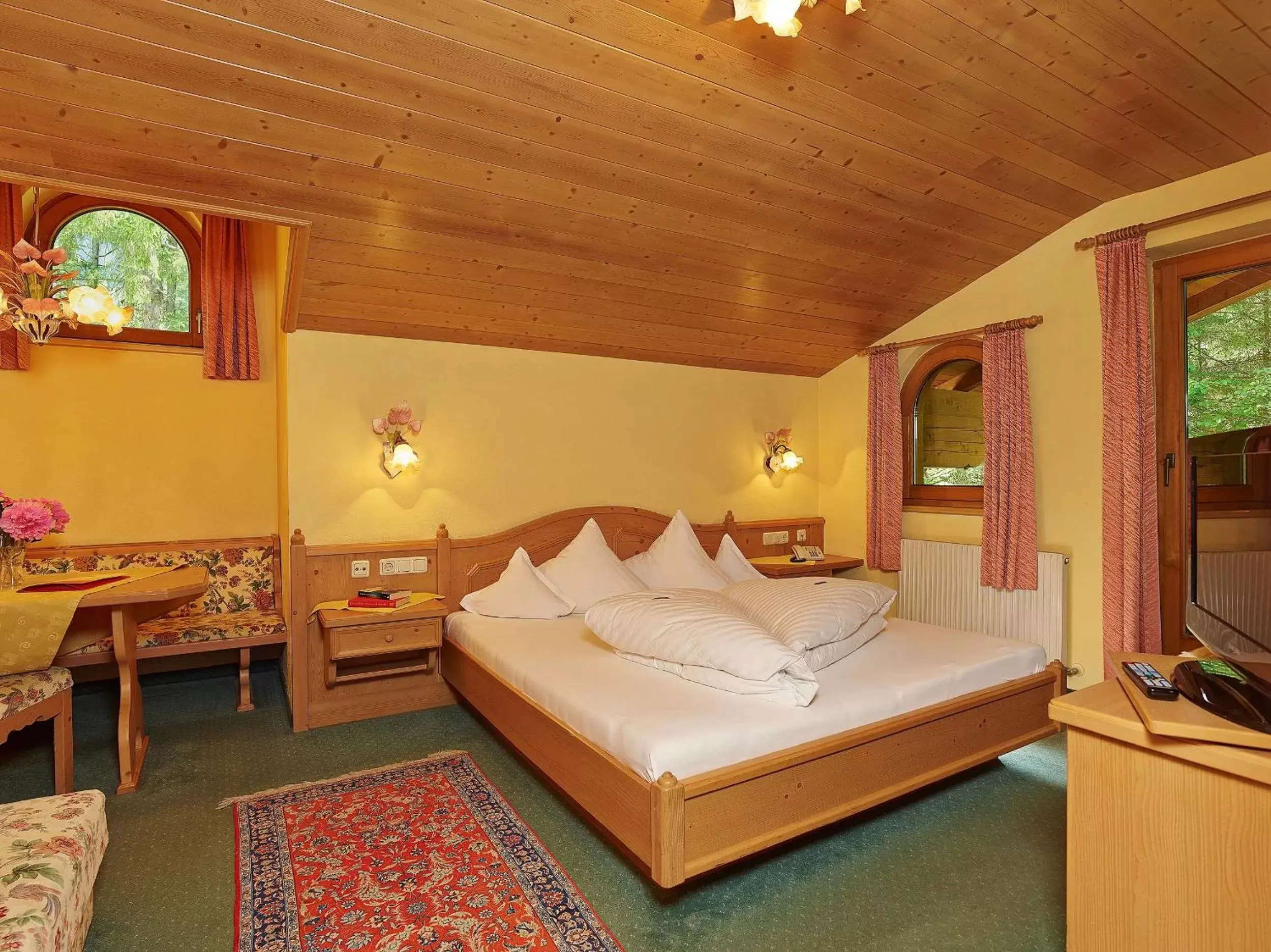 Bedroom, Bed in Hotel Ländenhof Superior