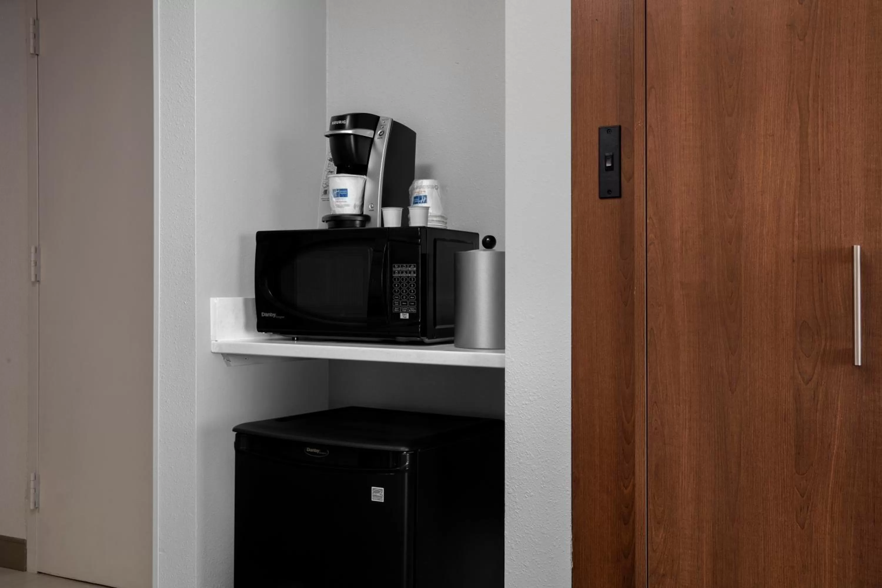 Photo of the whole room in Holiday Inn Express Charleston-Civic Center by IHG