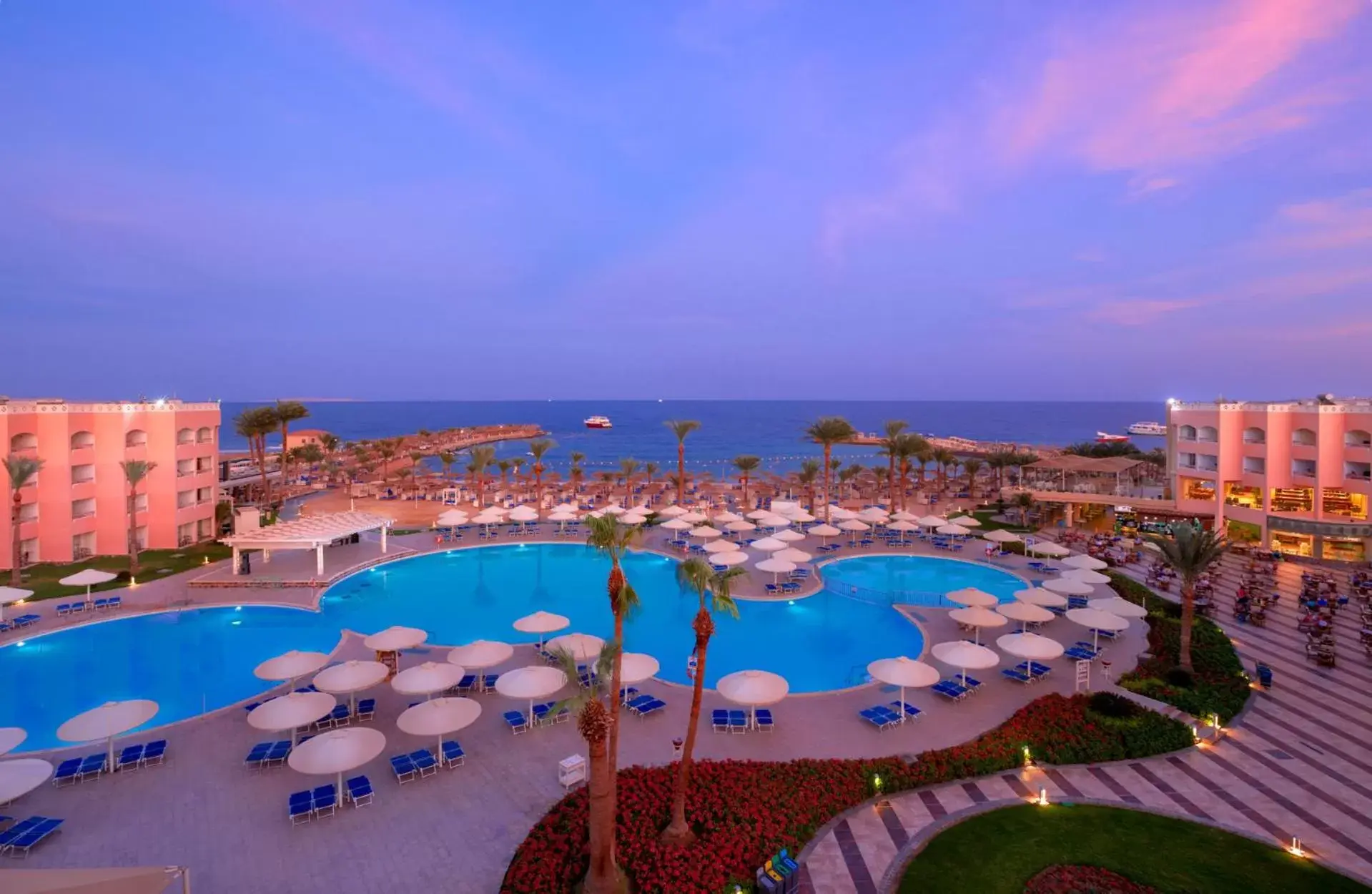 Beach, Pool View in Beach Albatros Resort - Hurghada