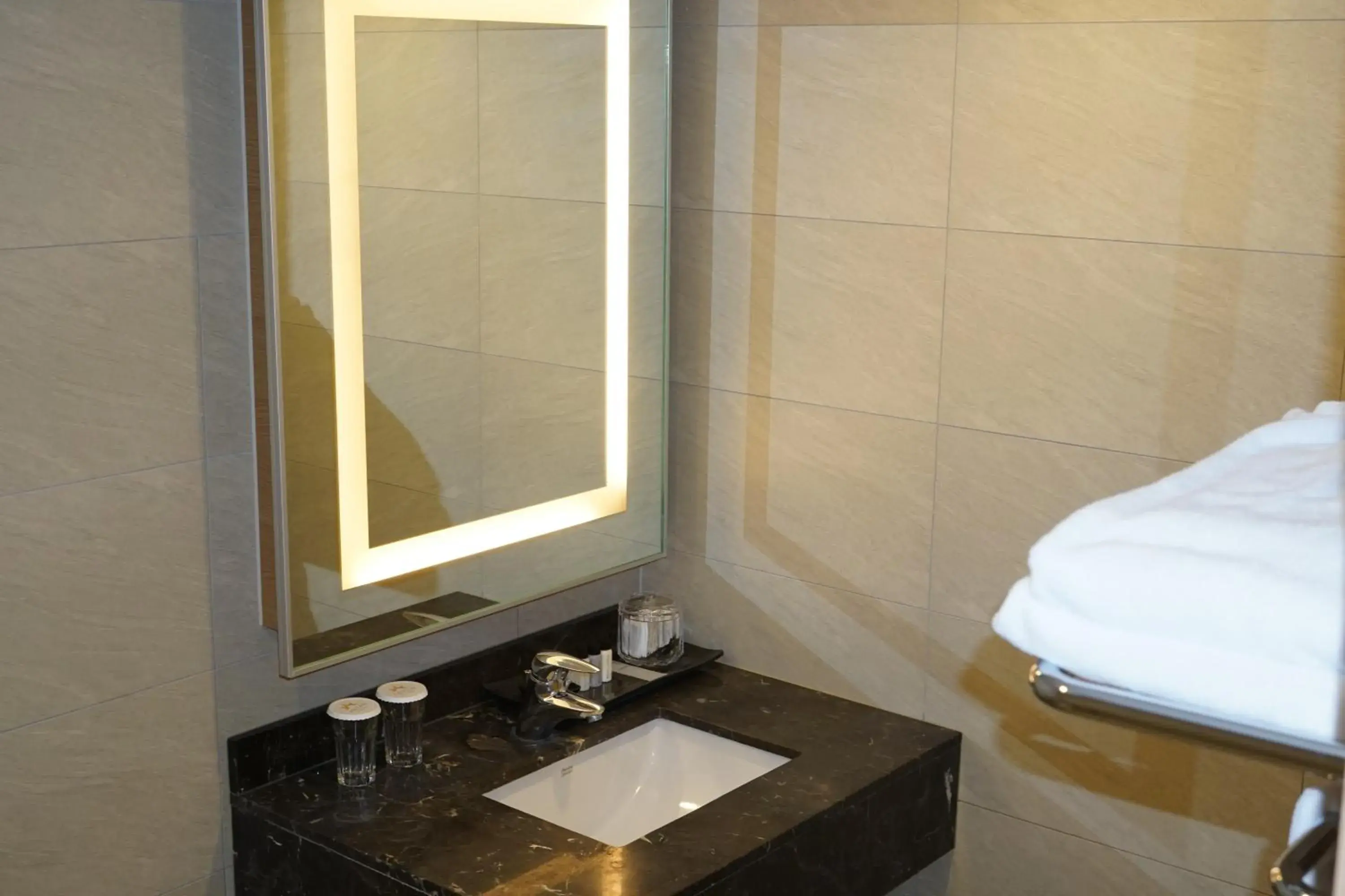 Shower, Bathroom in Astar Hotel Jeju