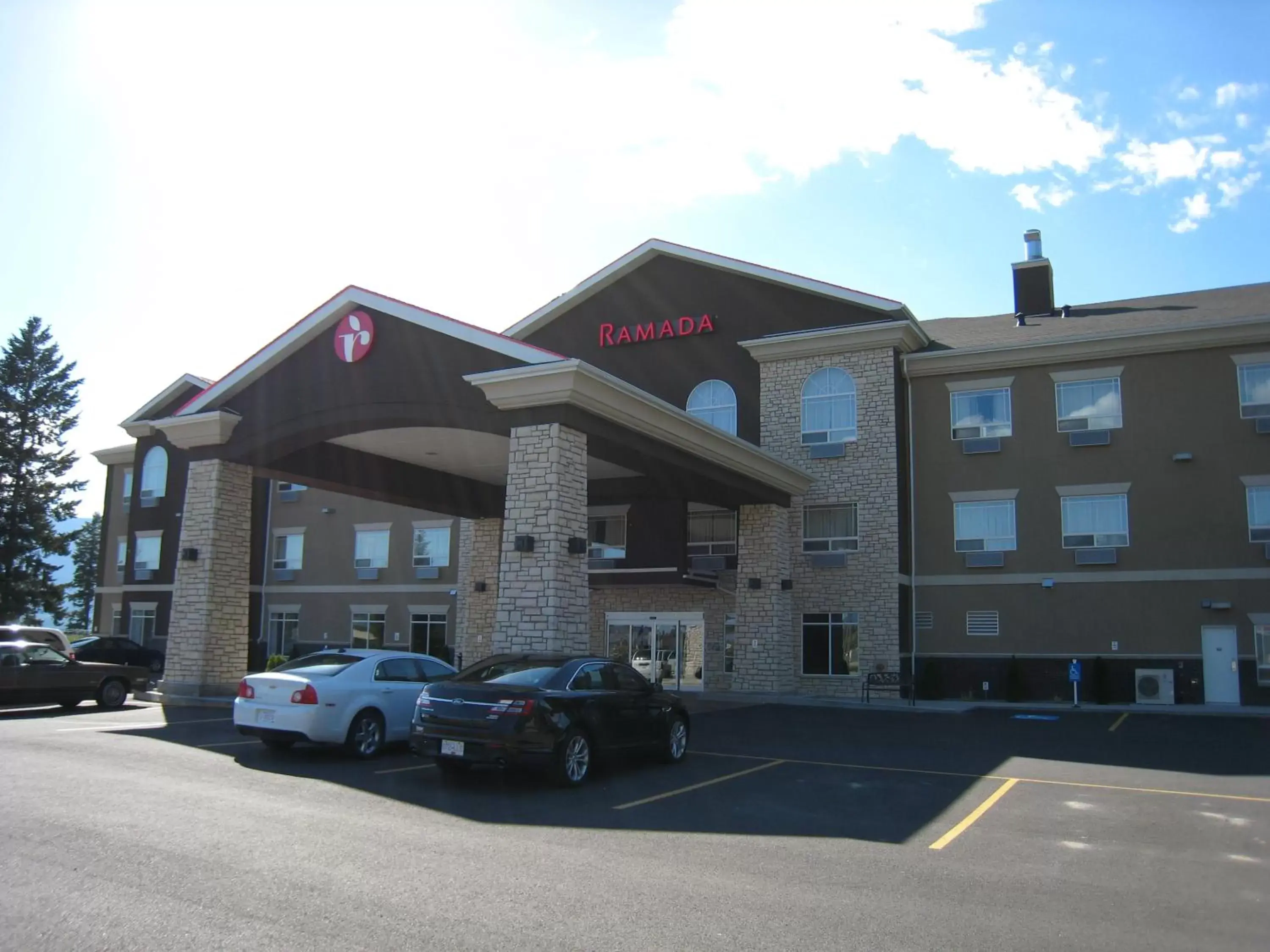 Facade/entrance, Property Building in Ramada by Wyndham Creston