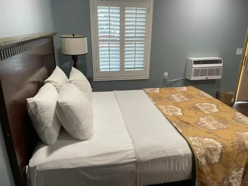 Bed in Blue Seal Inn