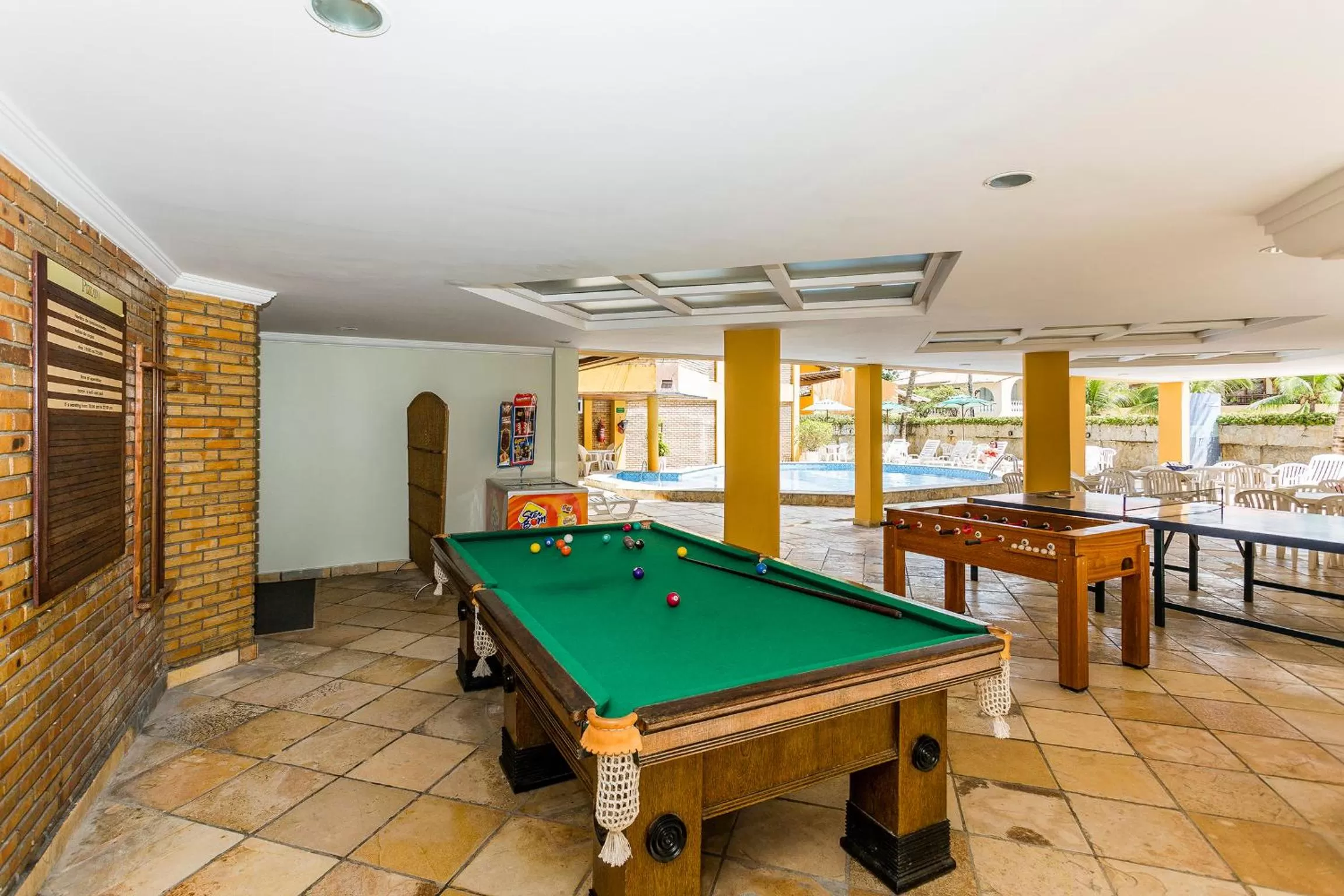 Game Room in Pizzato Praia Hotel