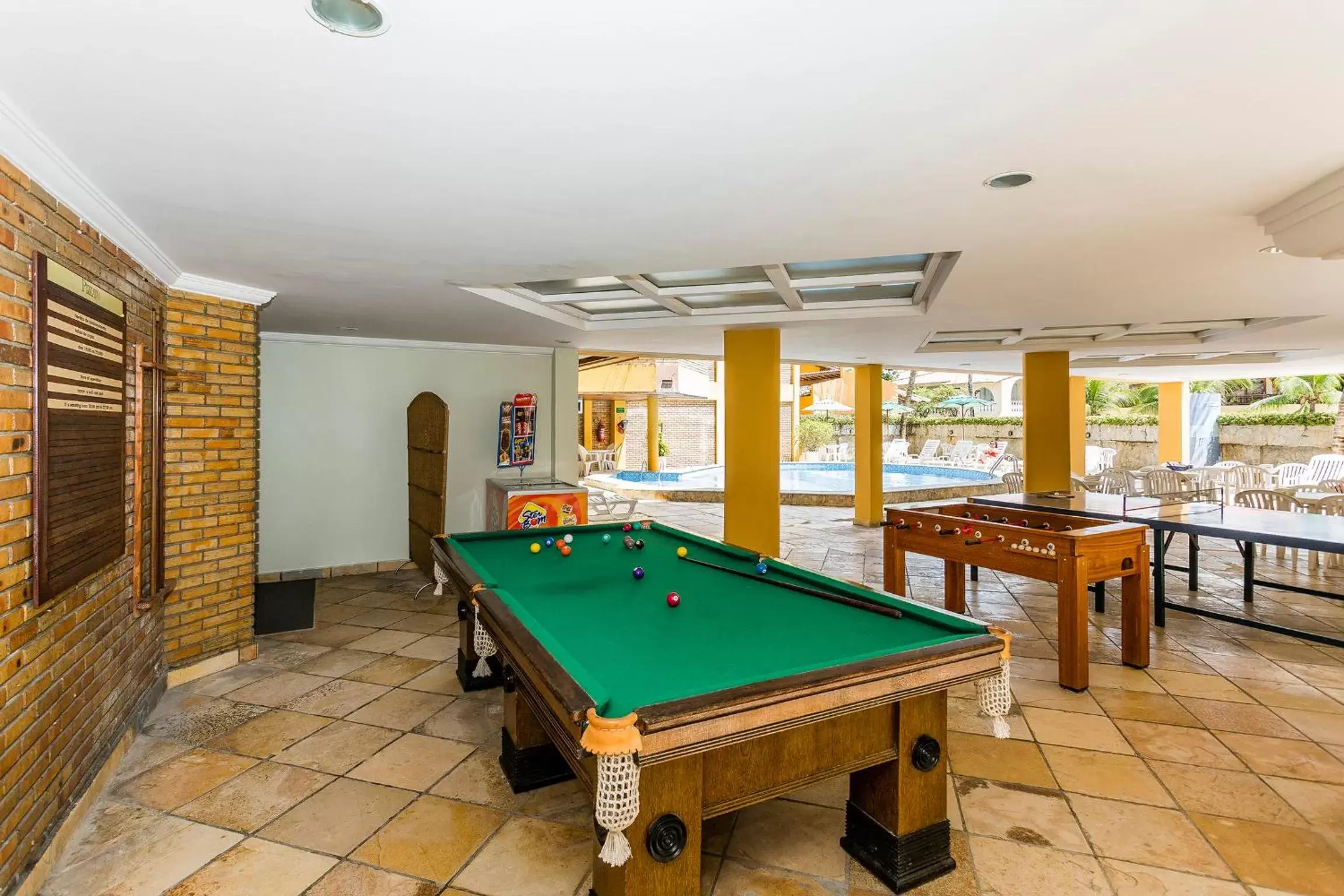 Game Room, Billiards in Pizzato Praia Hotel