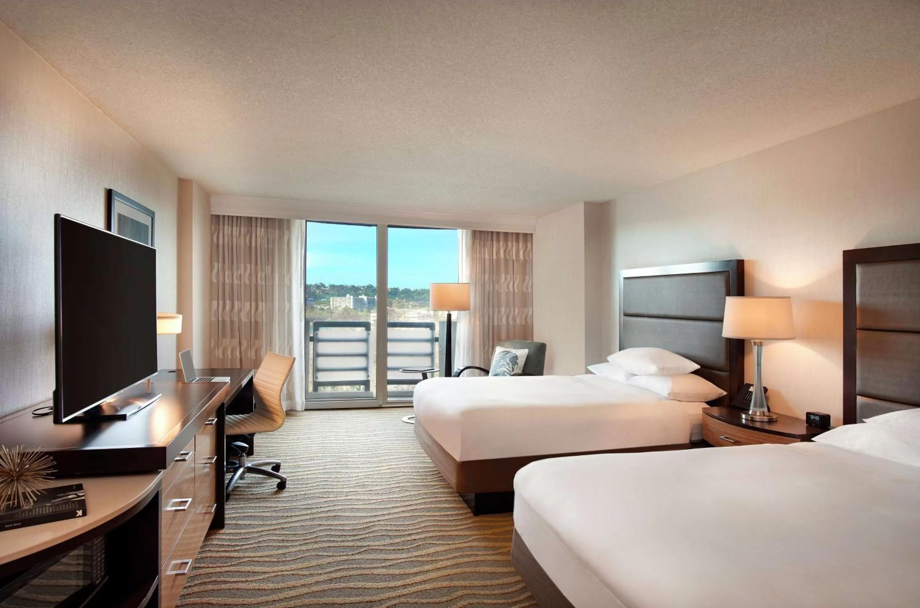 Bedroom, Bed in DoubleTree by Hilton San Diego-Mission Valley