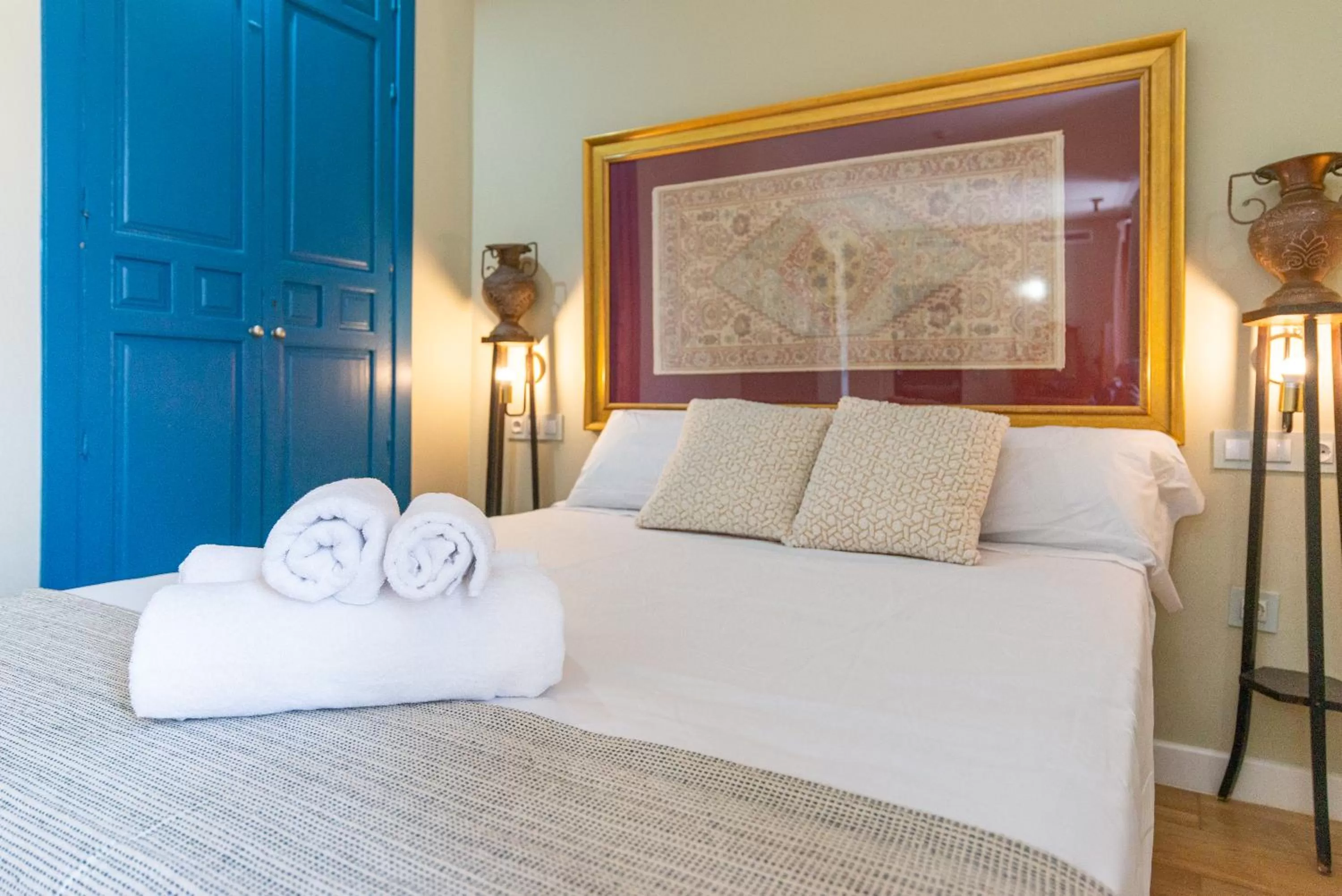 Bedroom, Bed in Hotel Albaicín