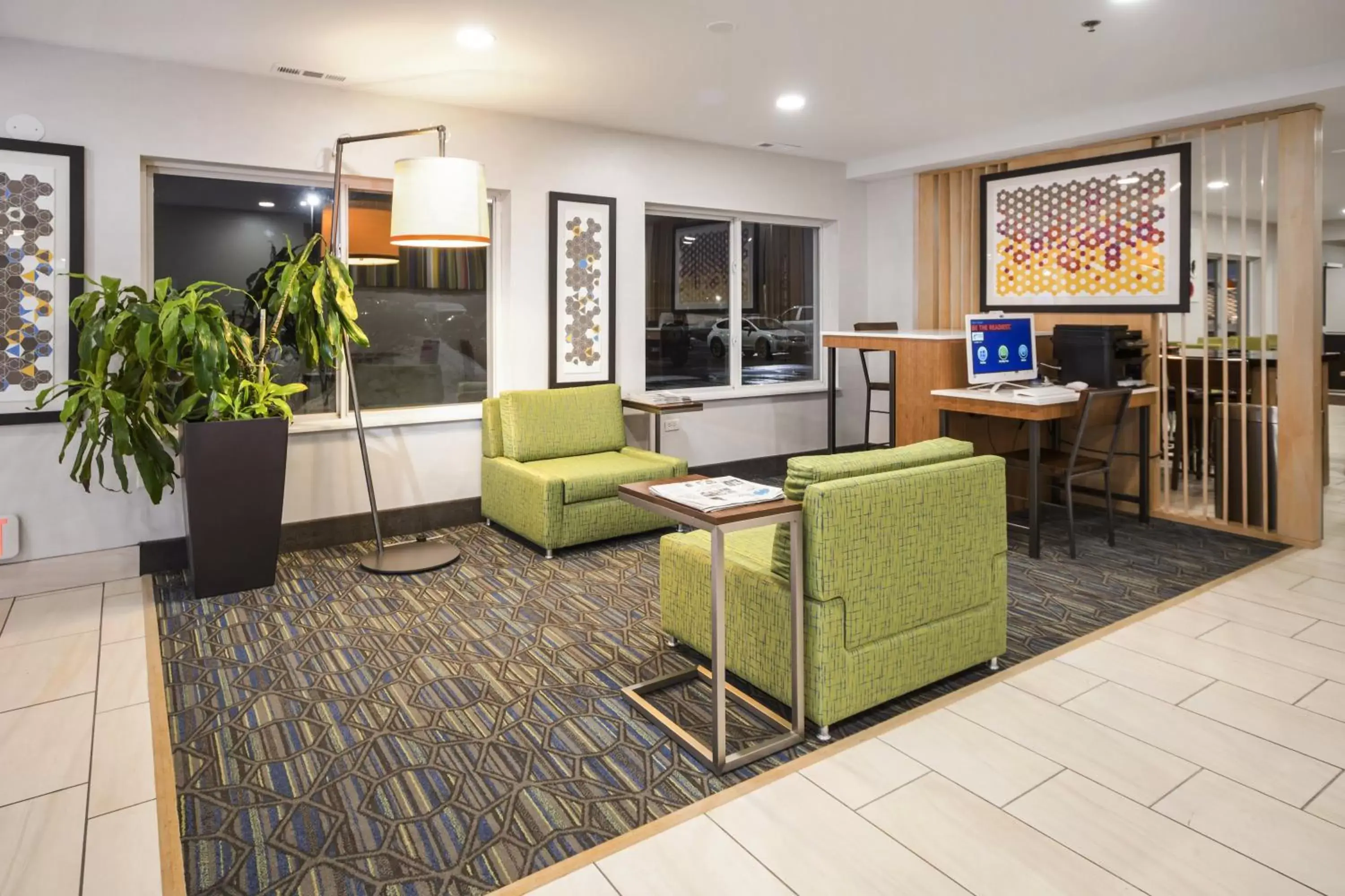 Lobby or reception in Holiday Inn Express Chicago Northwest-Vernon Hills by IHG Lobby or reception in Holiday Inn Express Chicago Northwest-Vernon Hills by IHG