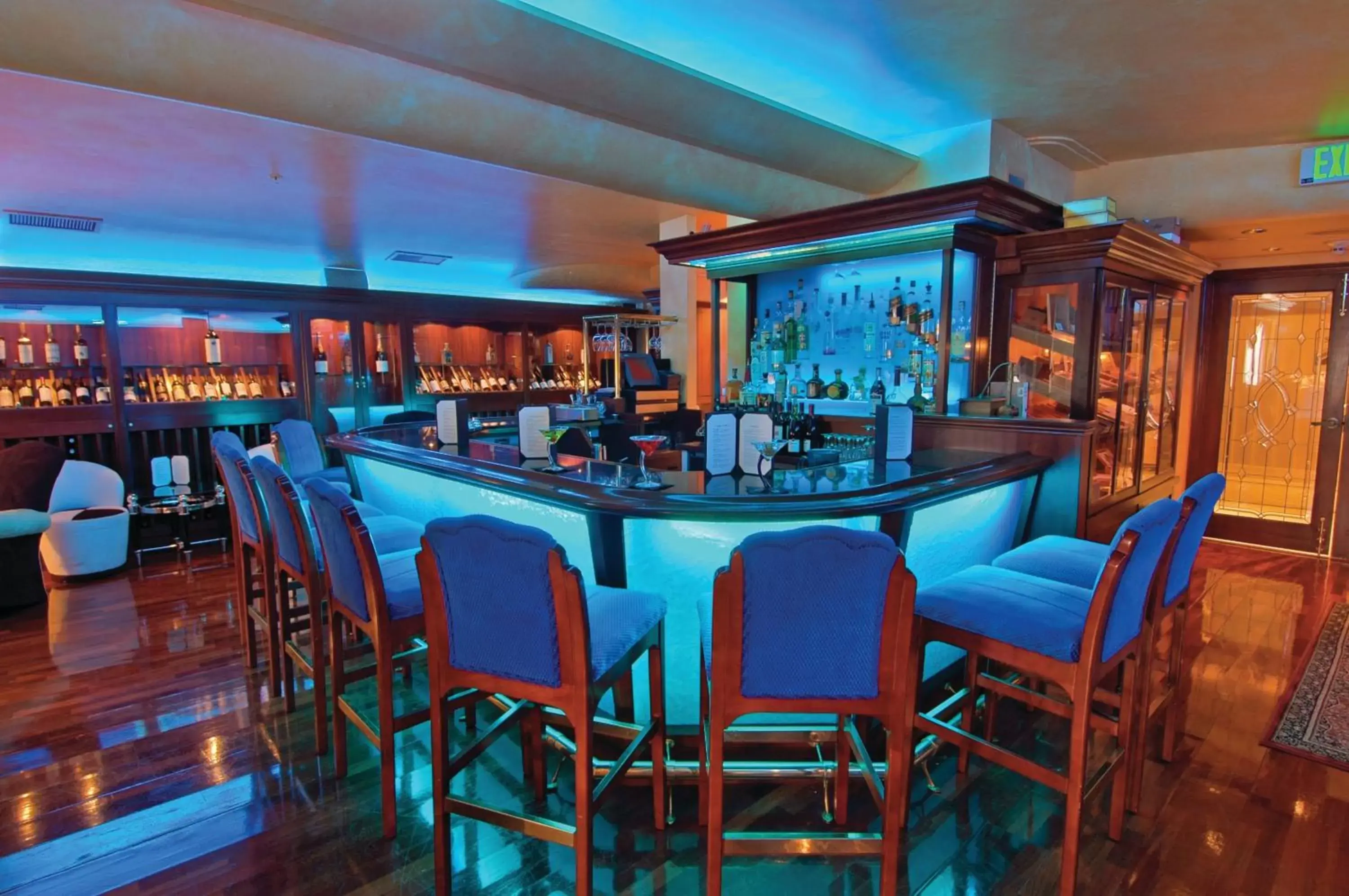 Lounge or bar, Restaurant/Places to Eat in Harrah's Lake Tahoe Hotel & Casino
