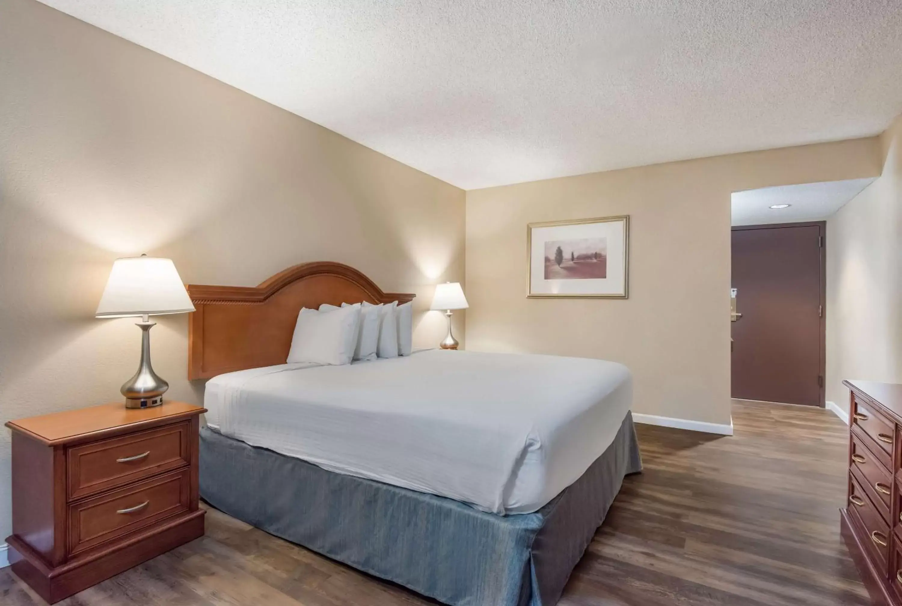 Bedroom, Bed in SureStay Plus Hotel by Best Western Reno Airport