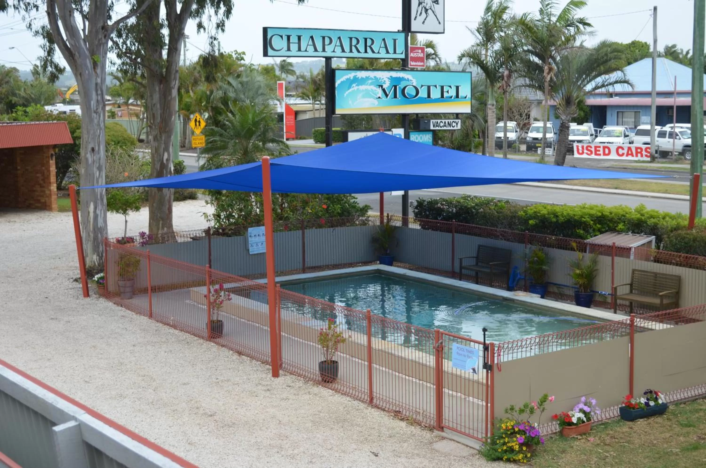 Swimming pool in Econo Lodge Chaparral Motel Ballina
