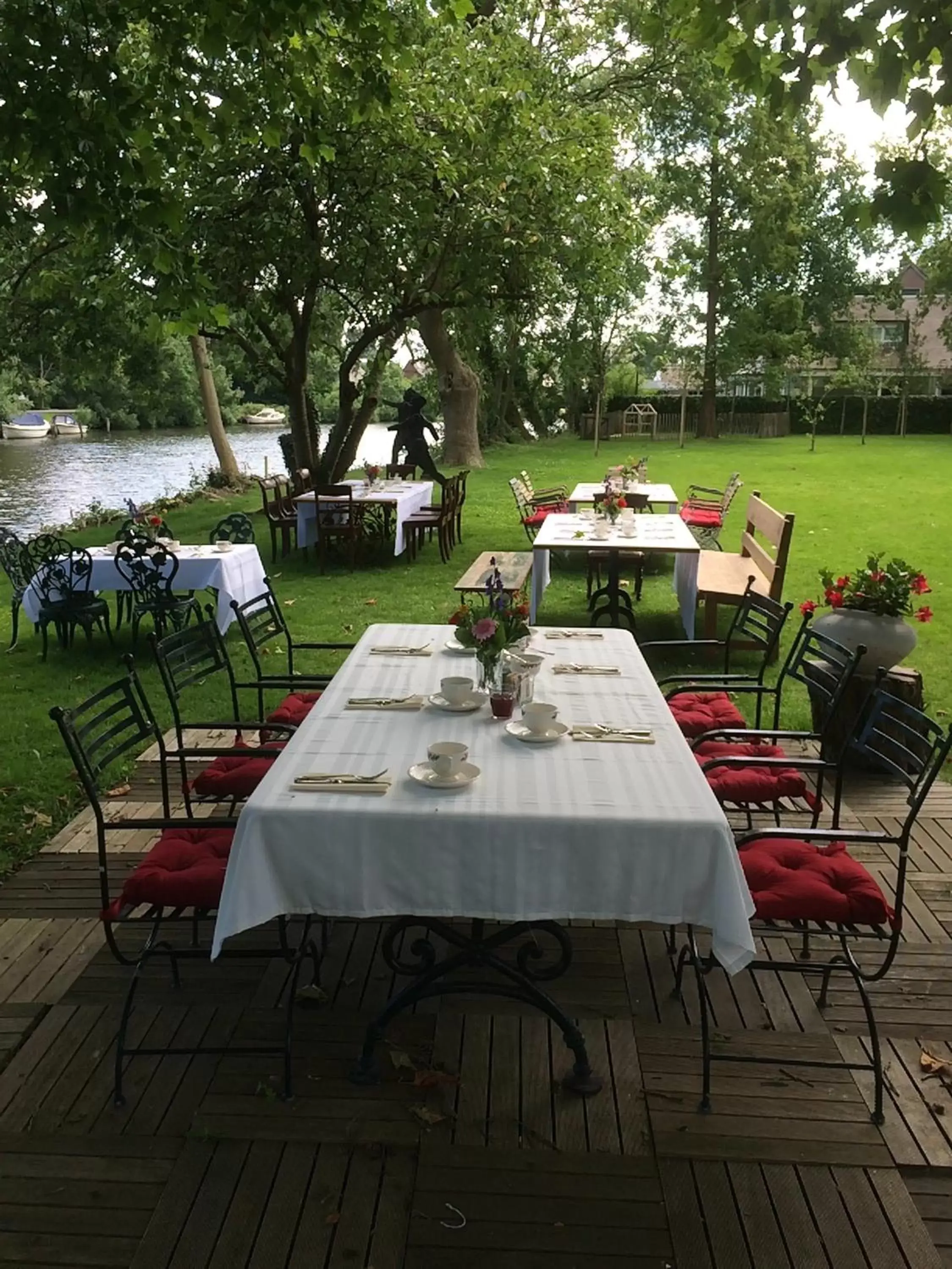 Garden view, Restaurant/Places to Eat in Logement aan de Vecht