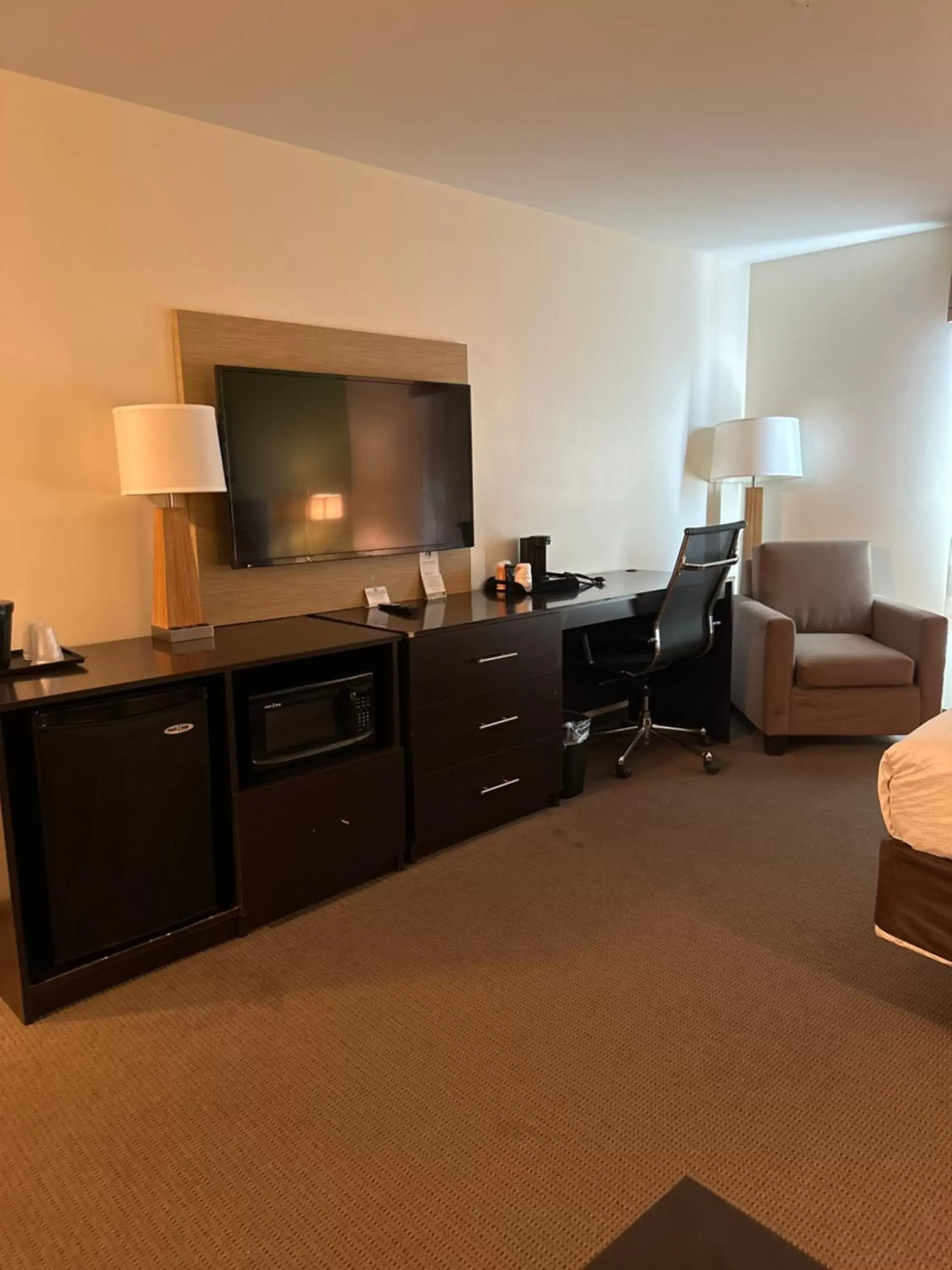 TV and multimedia, TV/Entertainment Center in Sleep Inn & Suites Gulfport