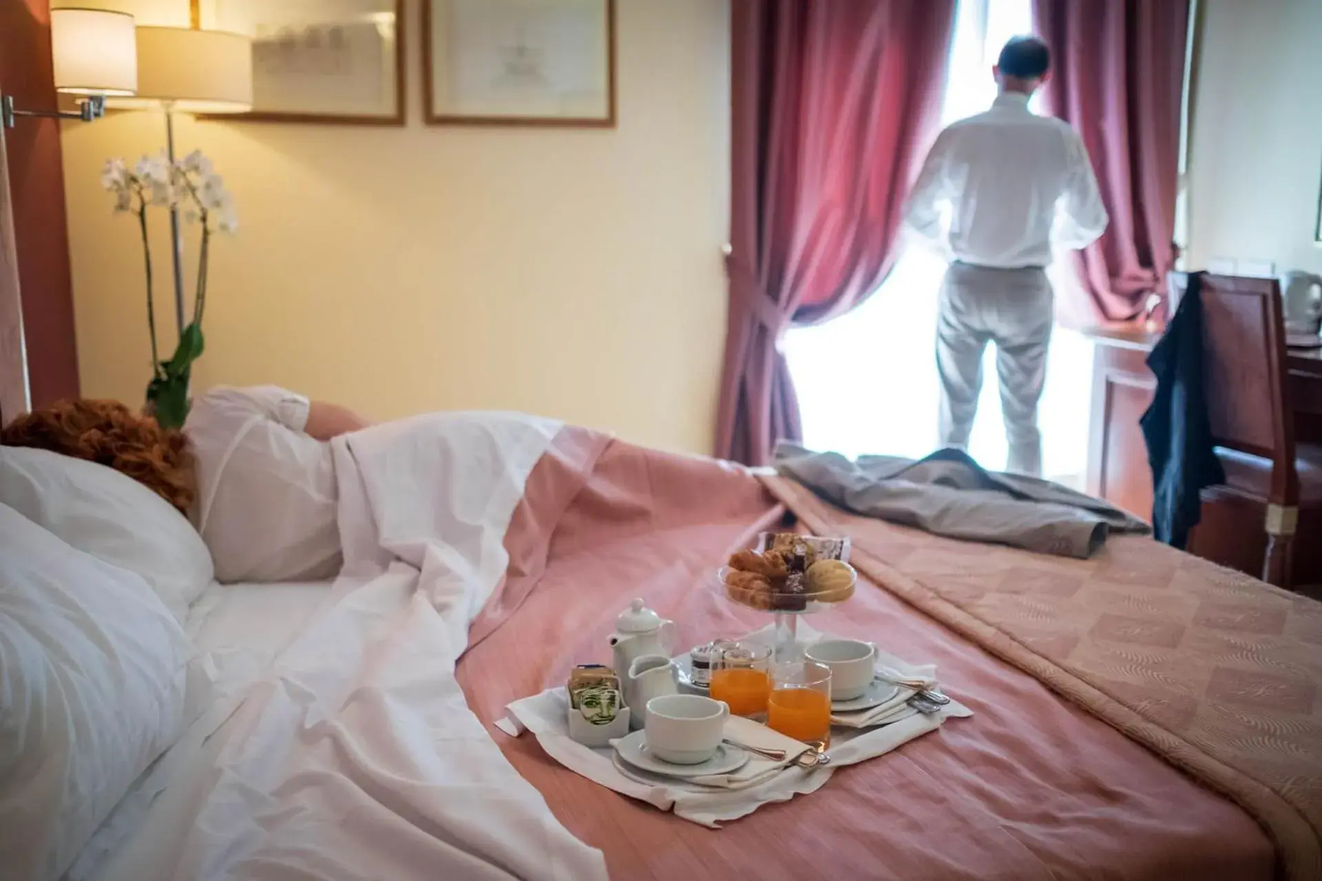 People, Bed in Hotel Parco delle Fontane