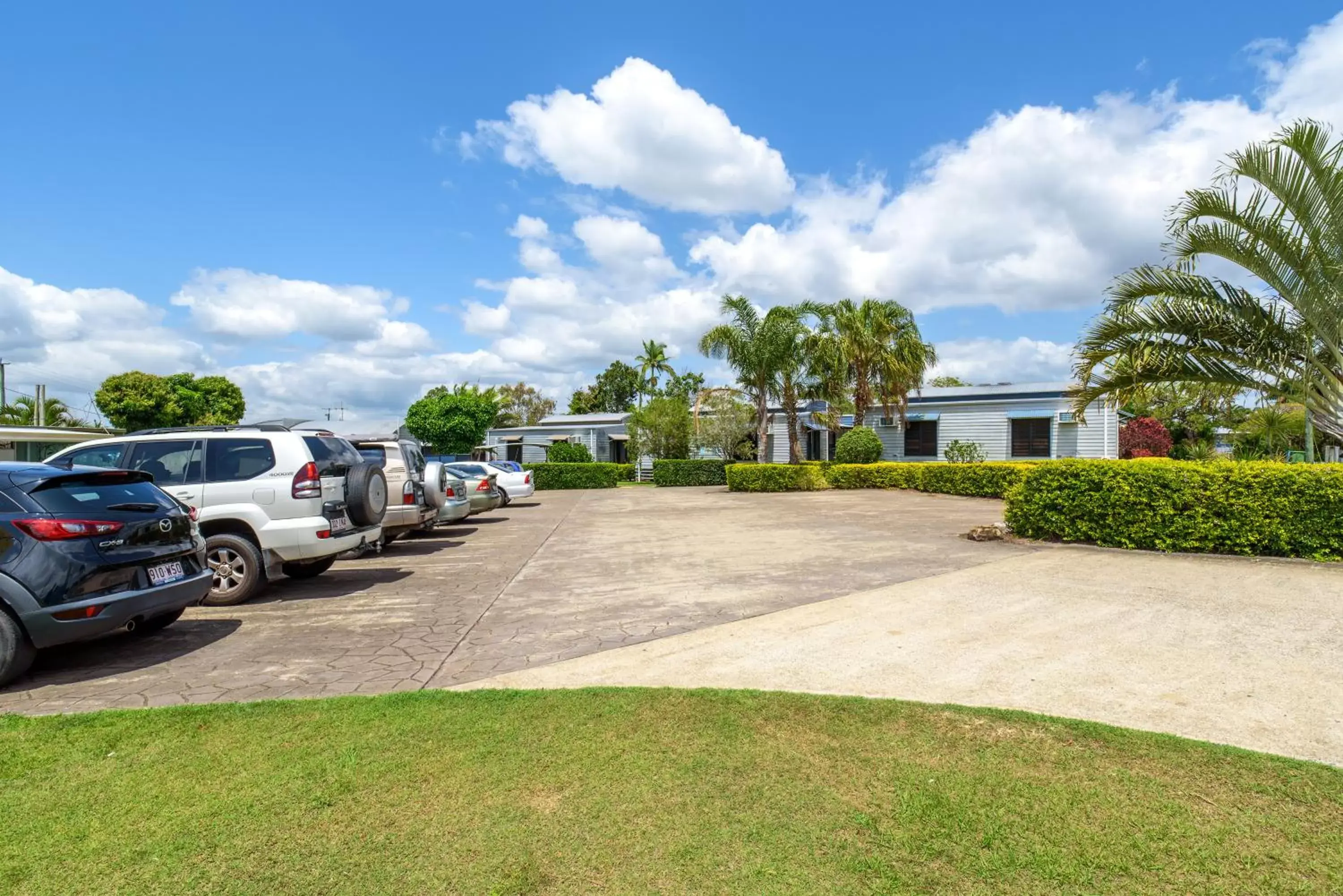 Property building in Tin Can Bay's Sleepy Lagoon Motel Property building in Tin Can Bay's Sleepy Lagoon Motel