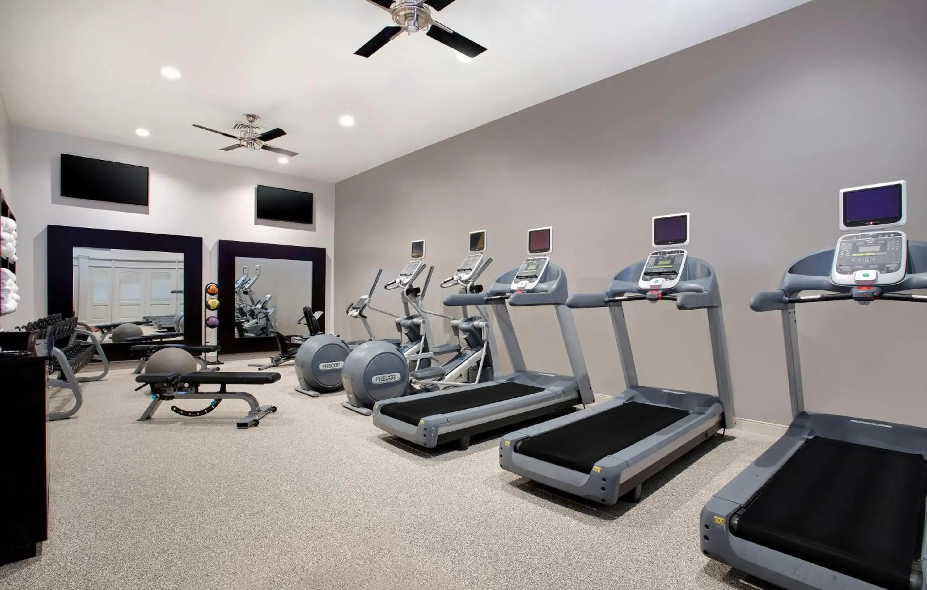 Fitness centre/facilities in Embassy Suites by Hilton Orlando International Drive Convention Center Fitness centre/facilities in Embassy Suites by Hilton Orlando International Drive Convention Center