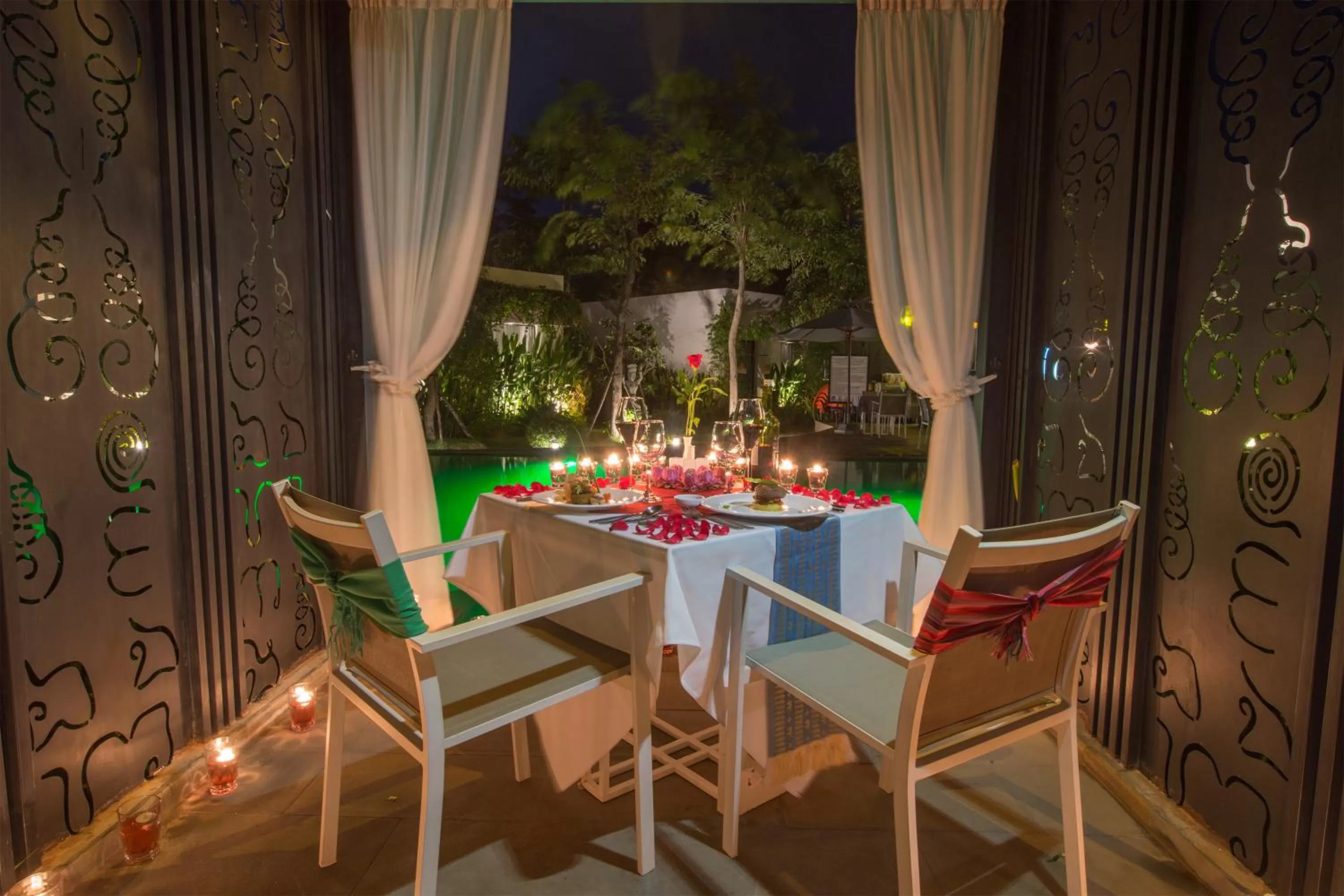 Restaurant/places to eat in Metta Residence & Spa