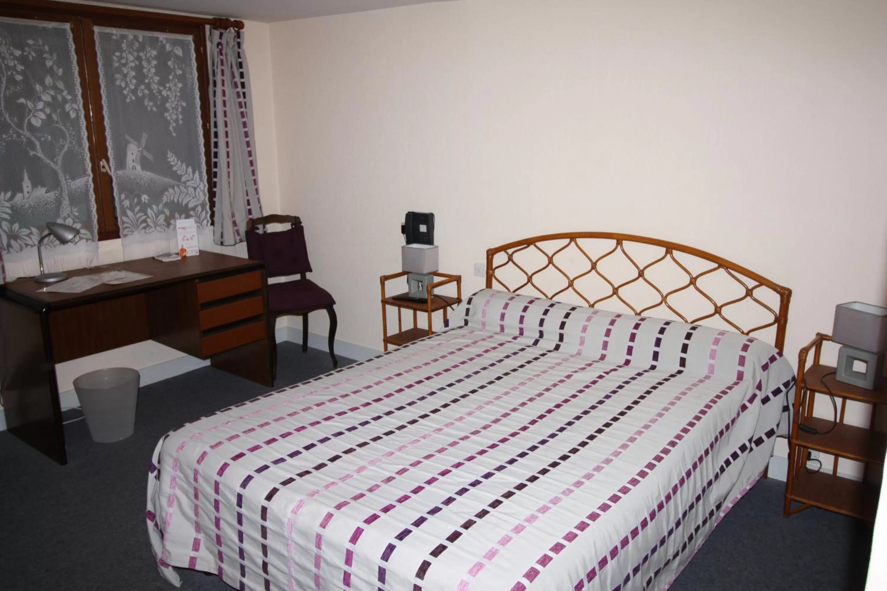 Photo of the whole room in Hotel Les Deux Sapins