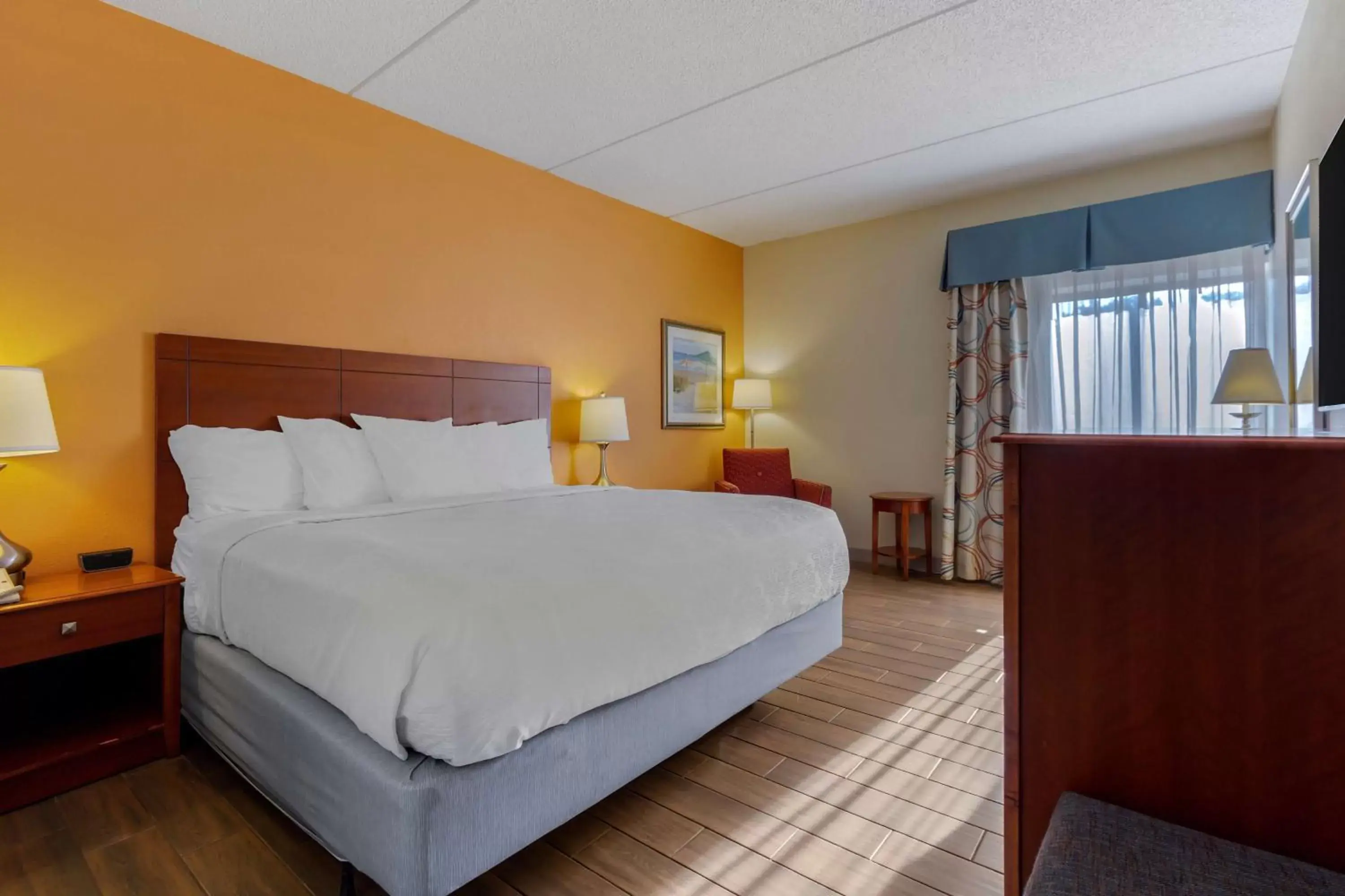 Bedroom, Bed in Best Western Plus Wilmington / Wrightsville Beach