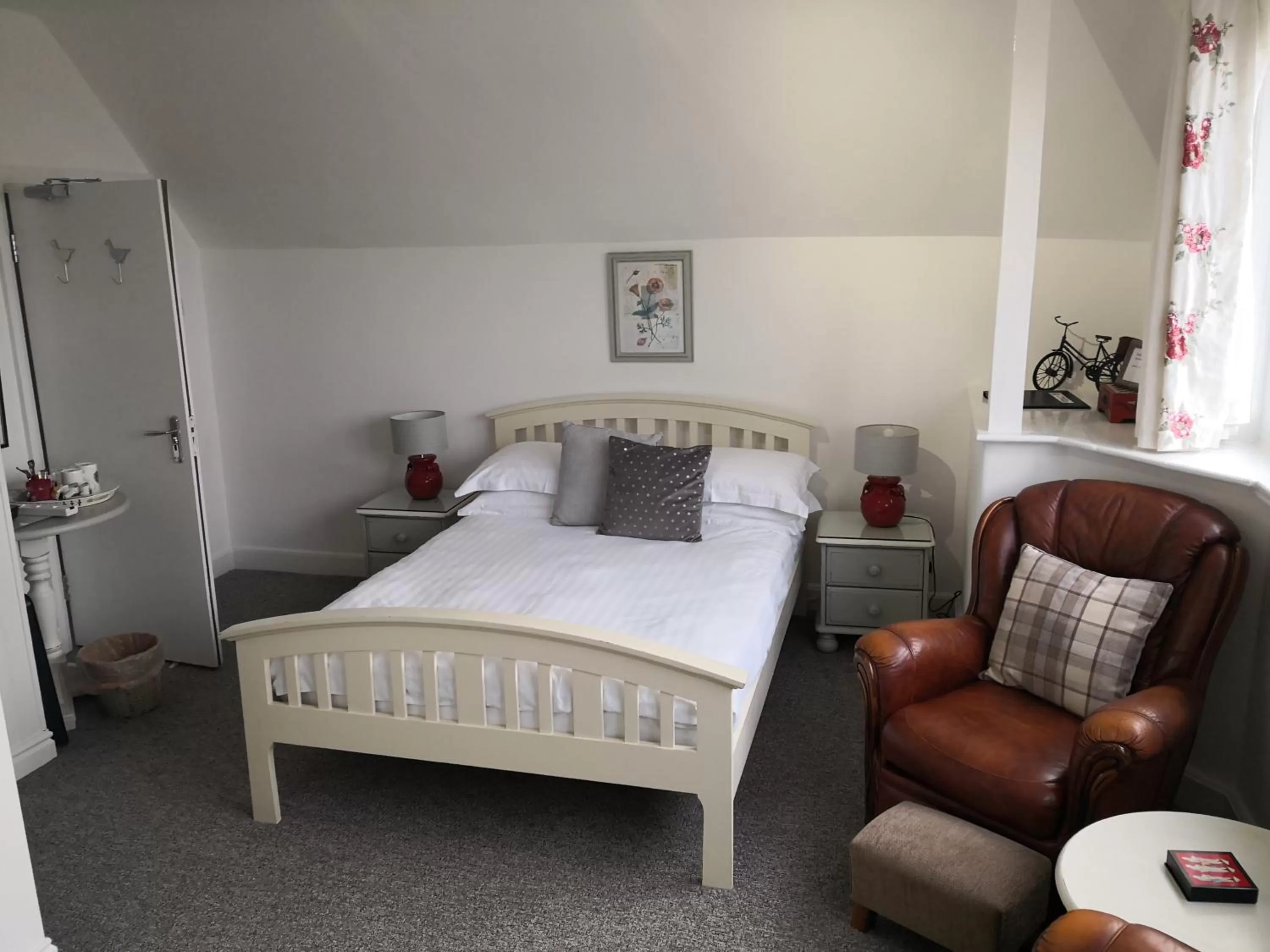 Bed in Sunset Guest House