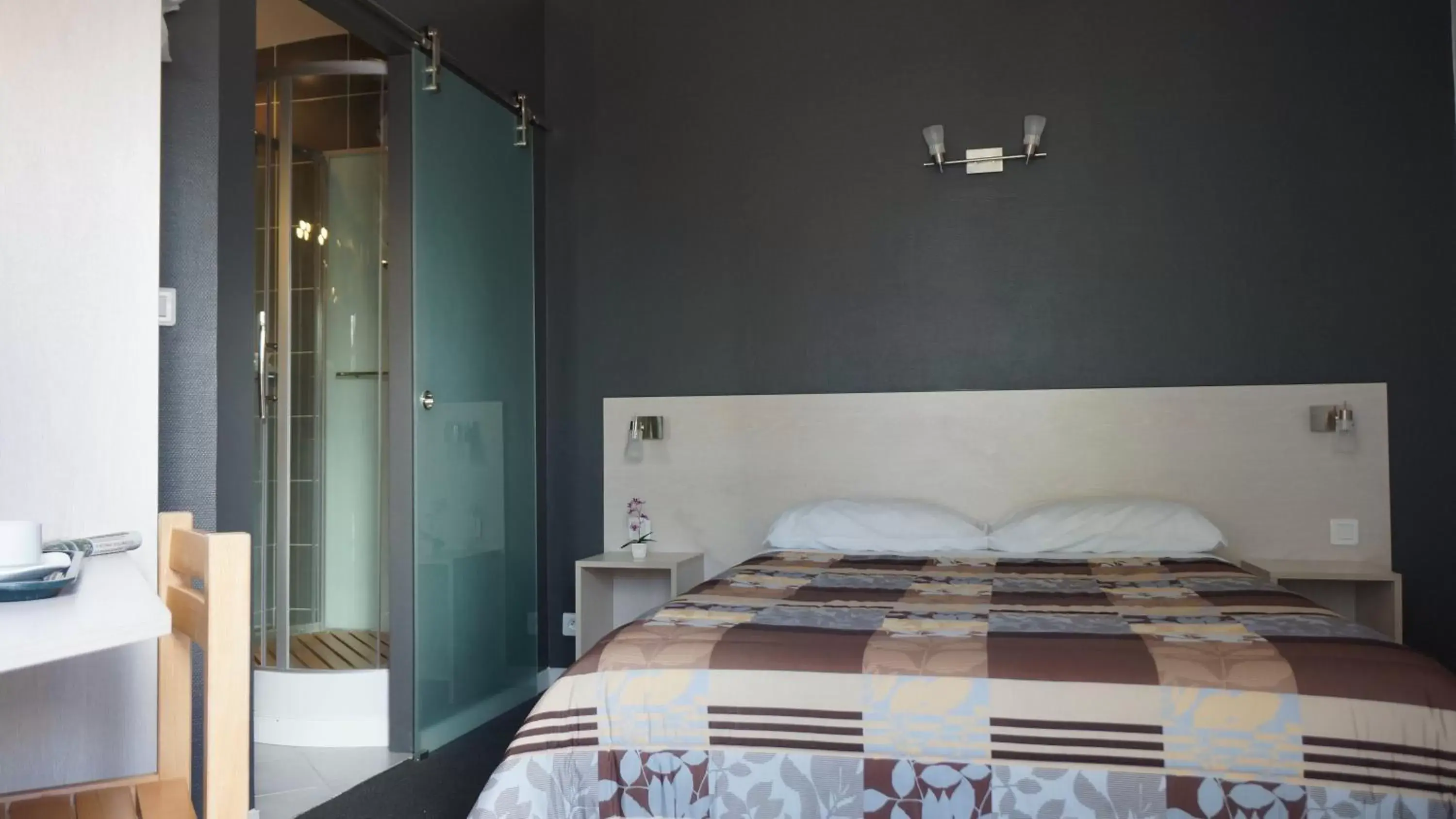 Bedroom, Bed in Charme Hotel en Beaujolais