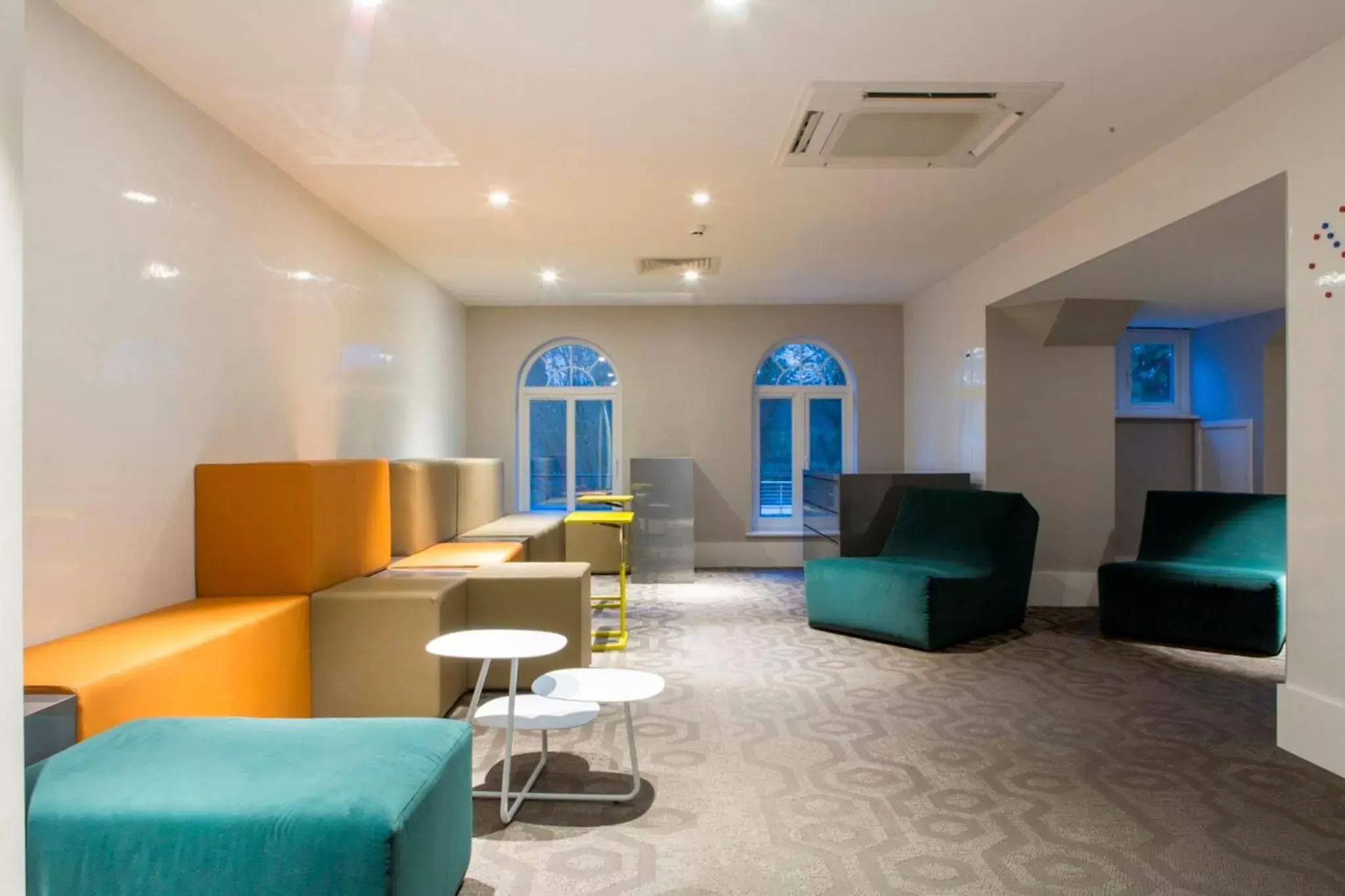 Meeting/conference room, Seating Area in Crowne Plaza Gerrards Cross, an IHG Hotel
