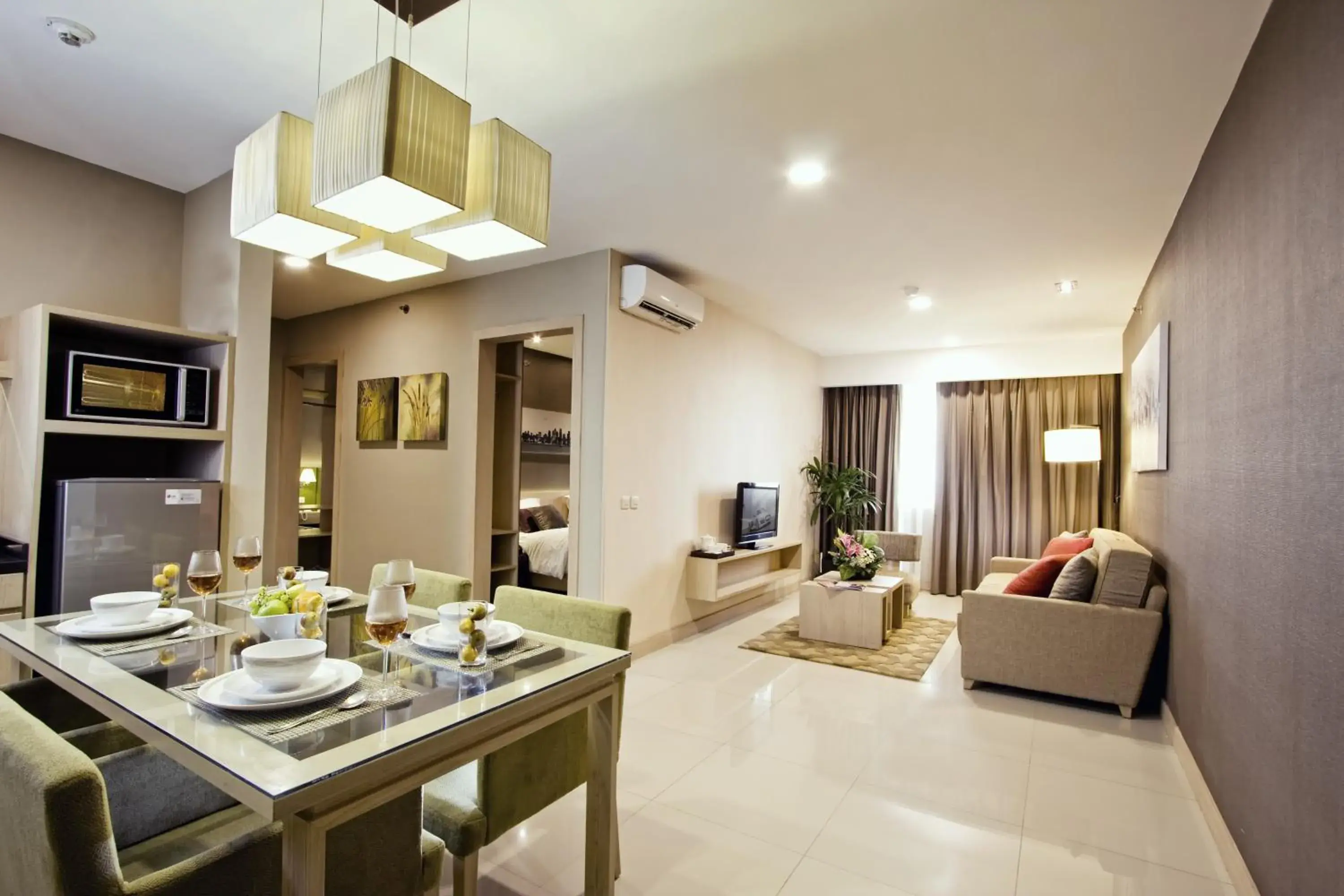 Living room, Dining Area in eL Hotel Jakarta