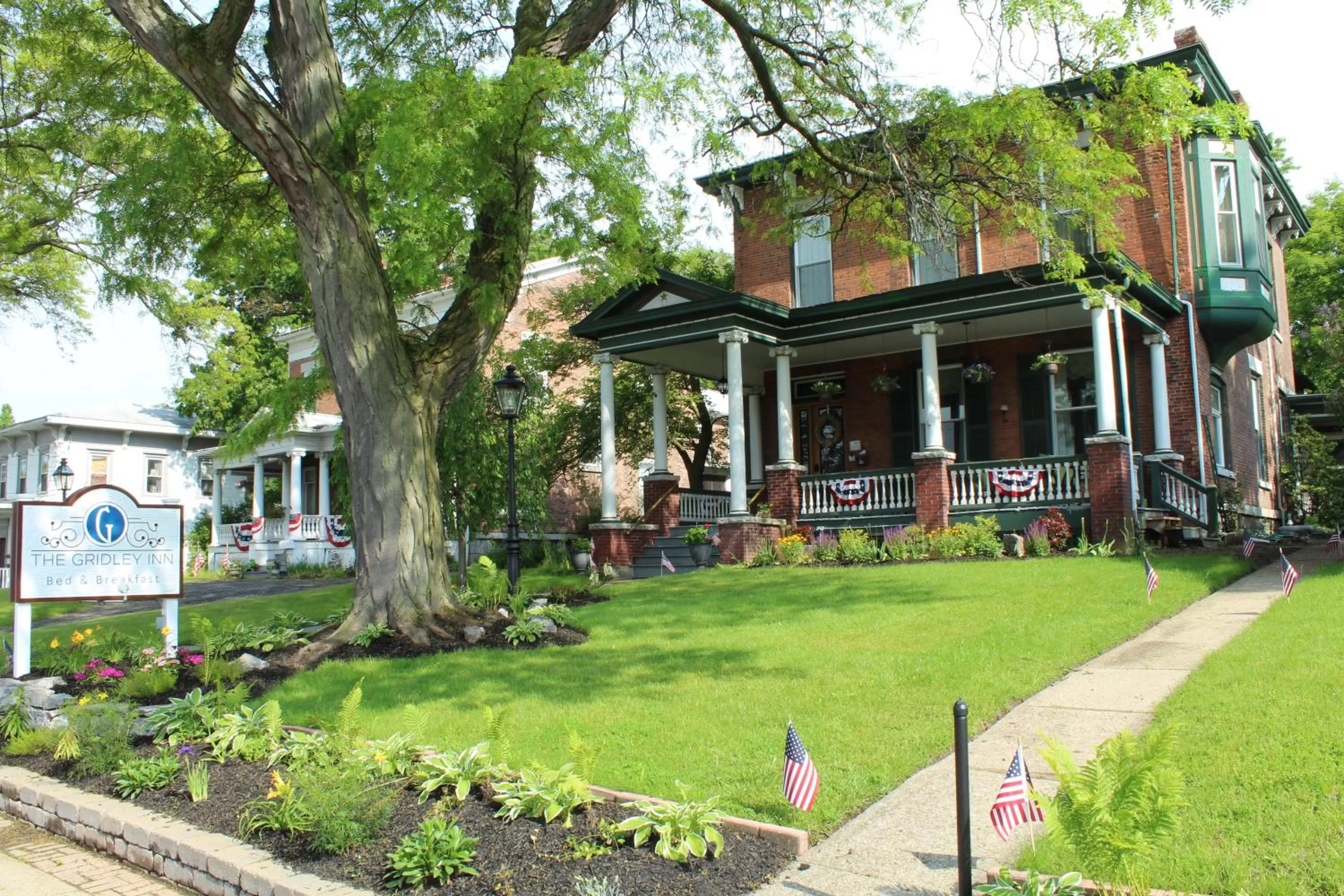 Facade/entrance in The Gridley Inn B&B