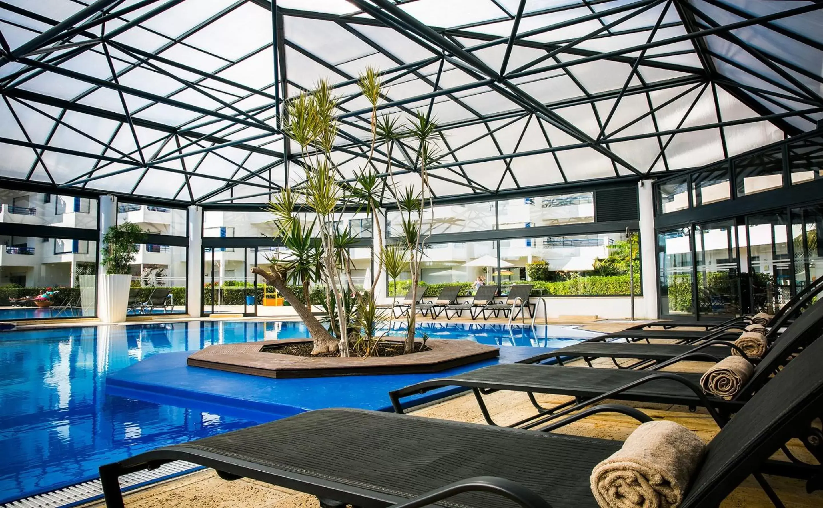 Swimming pool in Hotel Pestana Cascais Ocean & Conference Aparthotel Swimming pool in Hotel Pestana Cascais Ocean & Conference Aparthotel