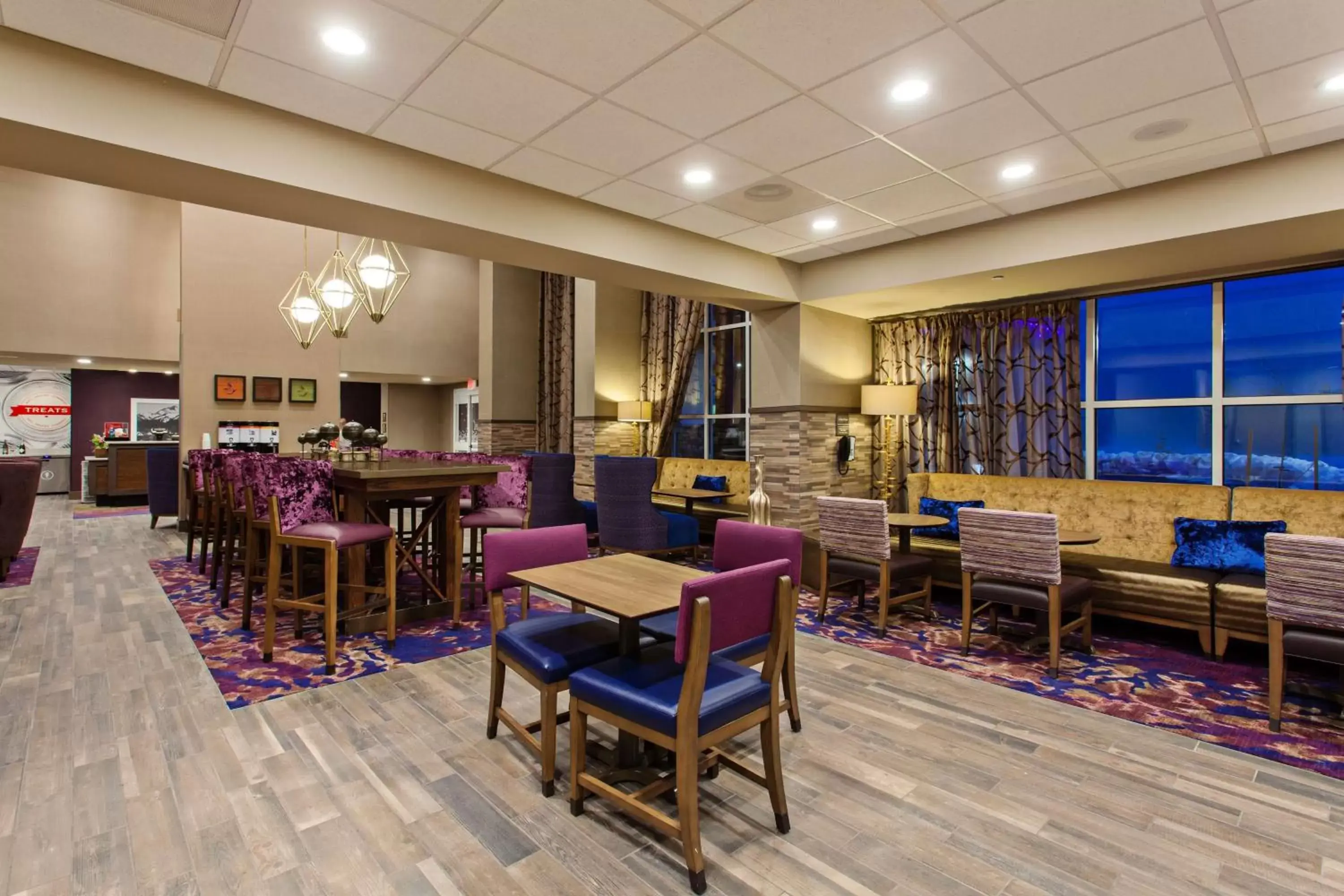 Dining area, Restaurant/Places to Eat in Hampton Inn & Suites Leavenworth