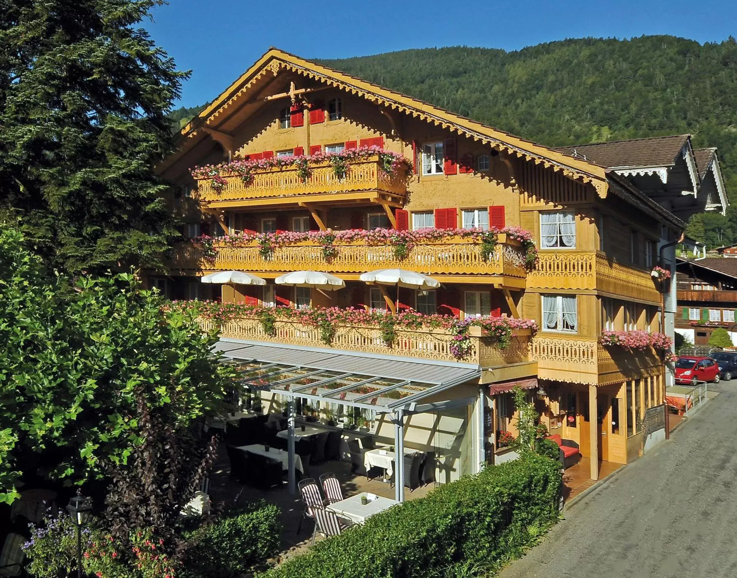 Facade/entrance, Property Building in Alpenblick Hotel & Restaurant Wilderswil by Interlaken