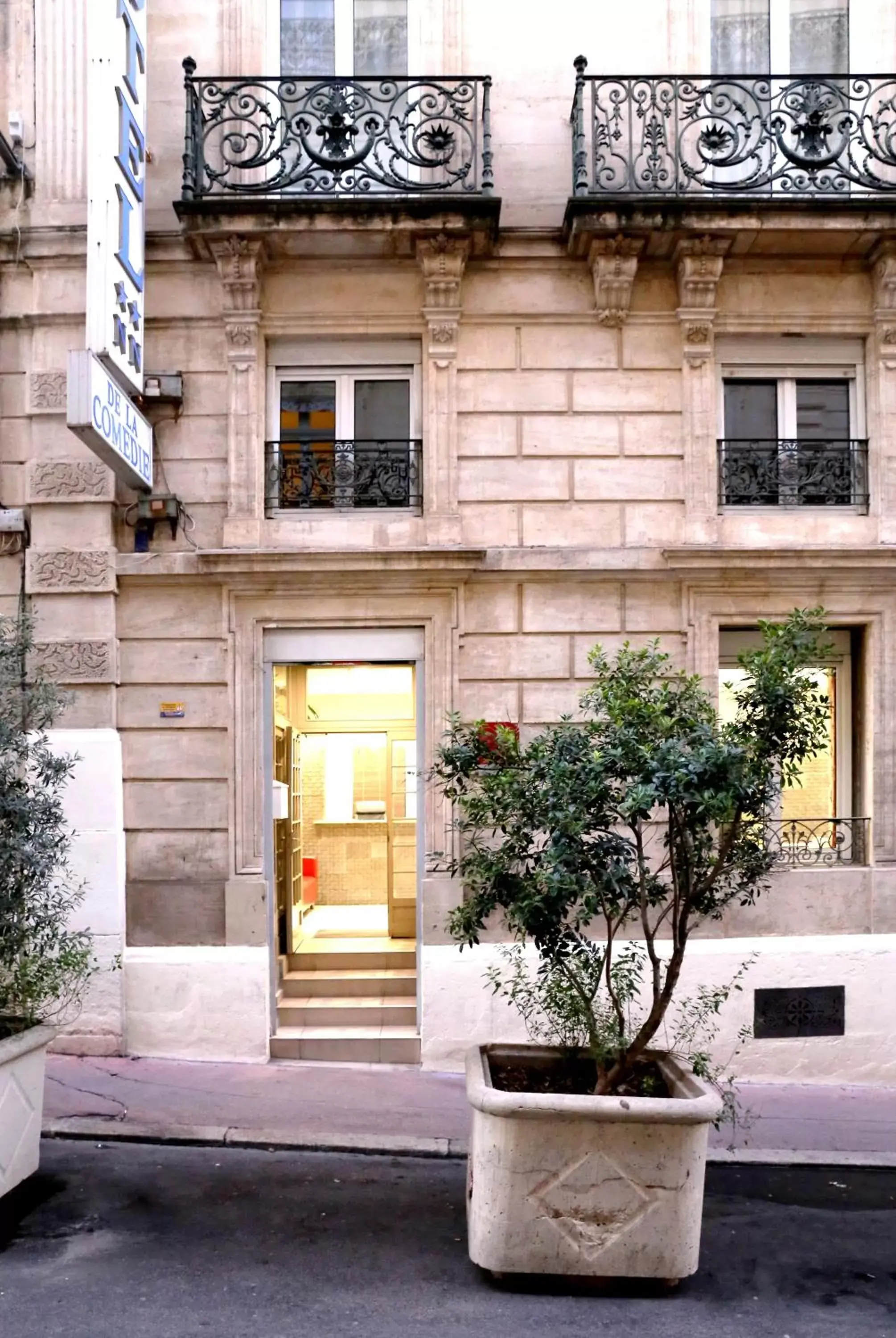 Facade/entrance, Property Building in Hotel de La Comédie