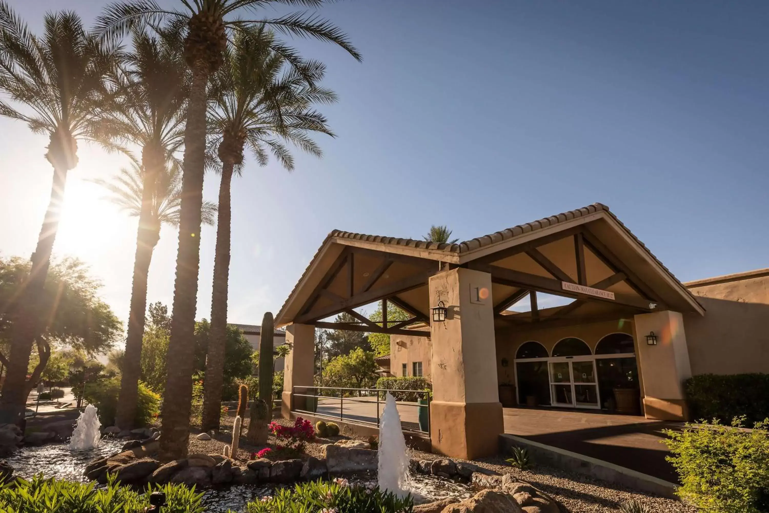 Property building in Hilton Vacation Club Scottsdale Villa Mirage