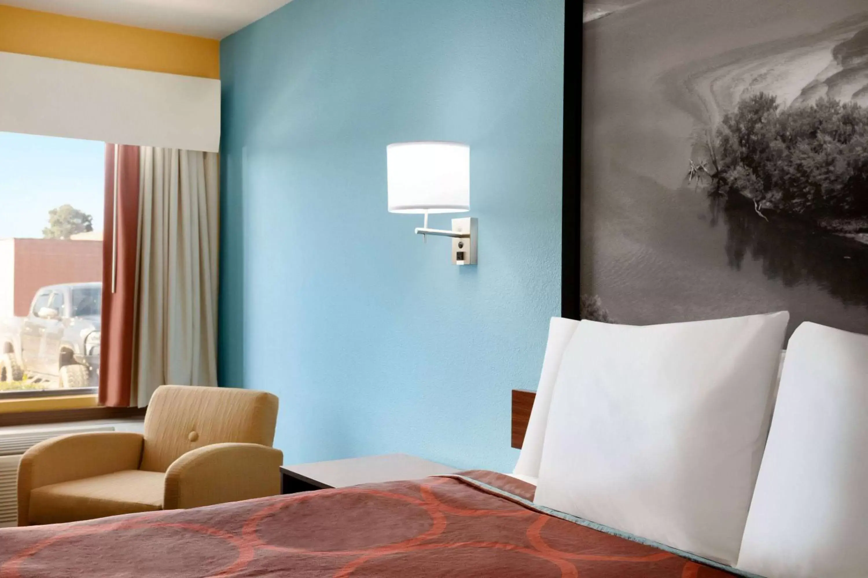 Photo of the whole room in Super 8 by Wyndham Olive Branch Photo of the whole room in Super 8 by Wyndham Olive Branch