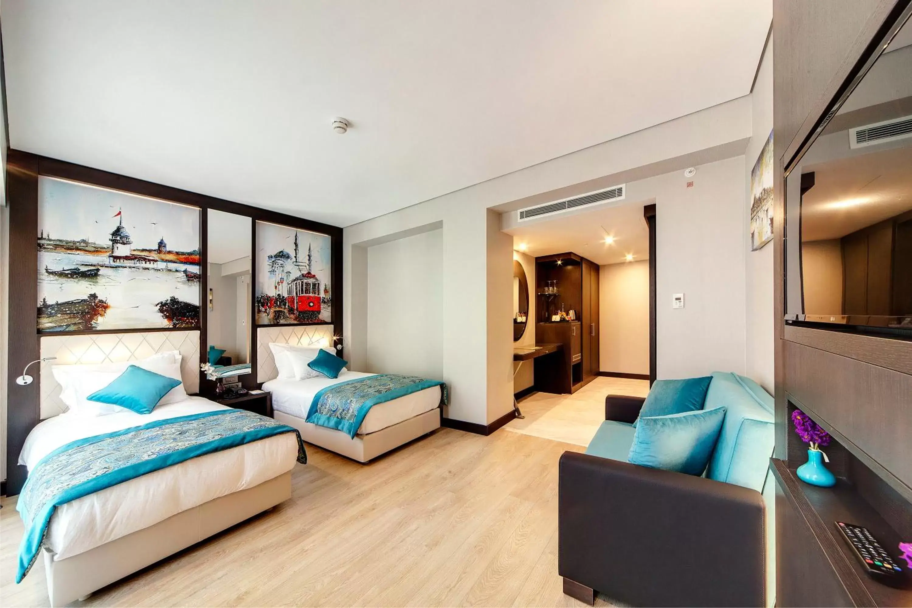 Living room in Mukarnas Taksim Hotel