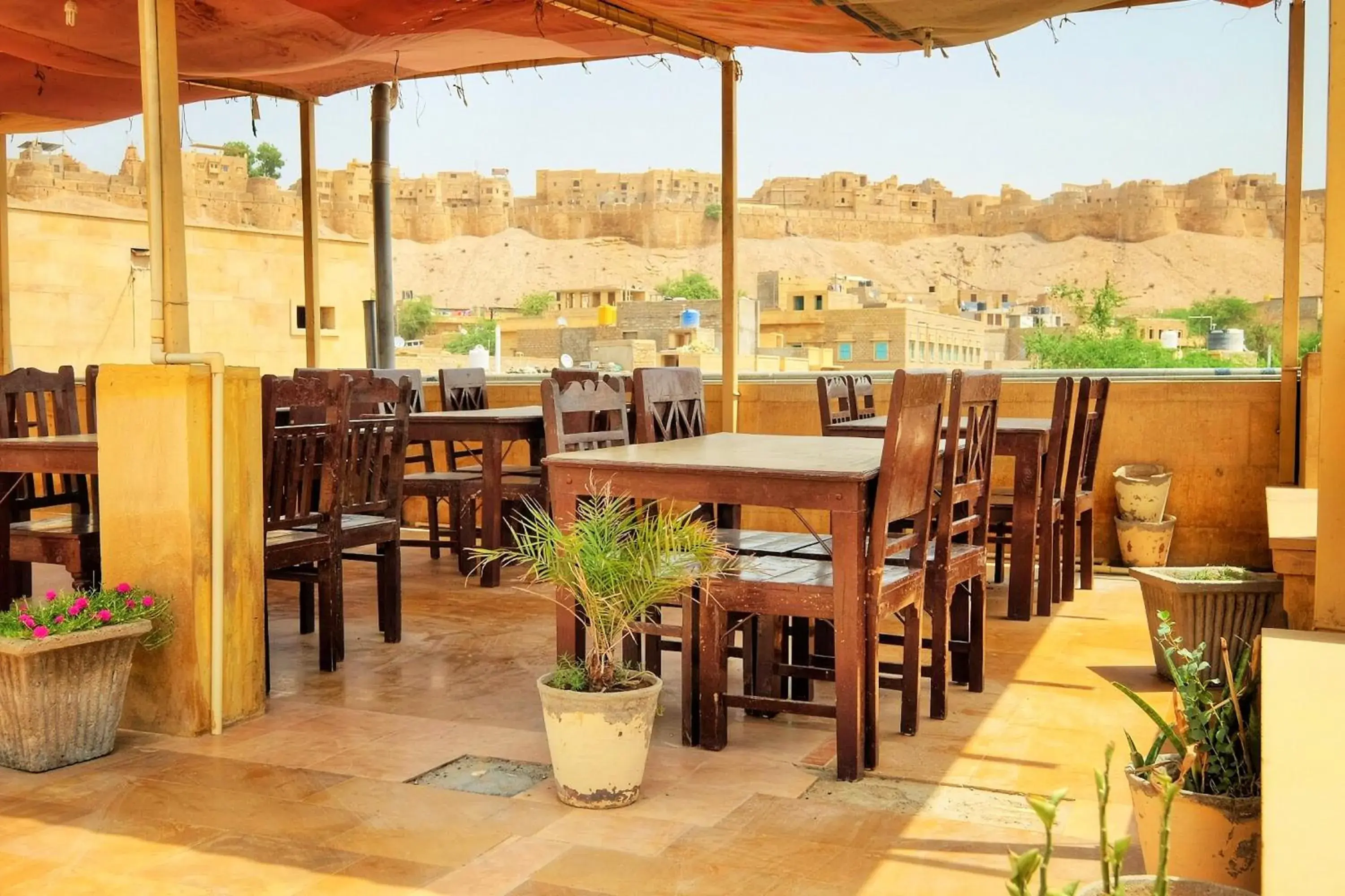 Staff, Restaurant/Places to Eat in Hotel Royal Haveli